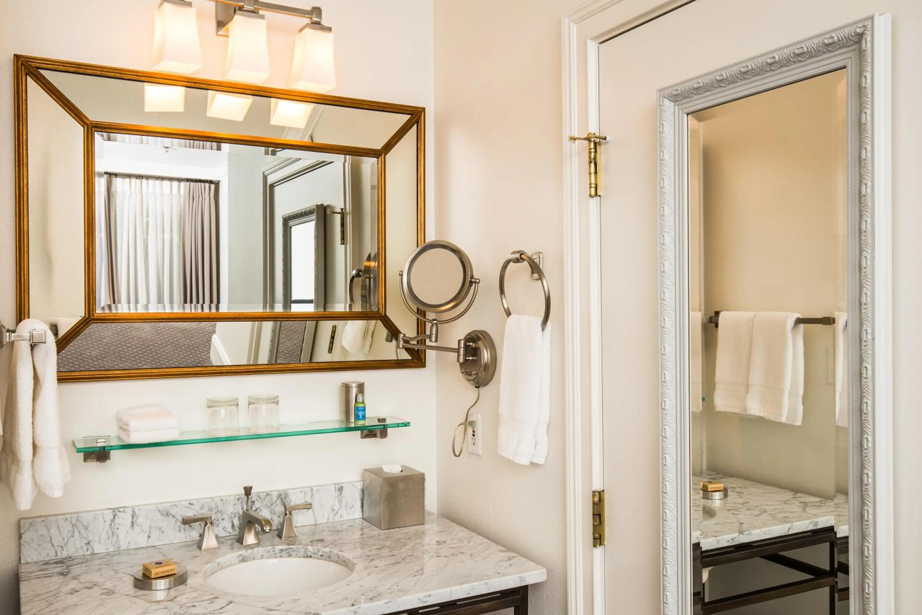 Bathroom in Hotel Ella