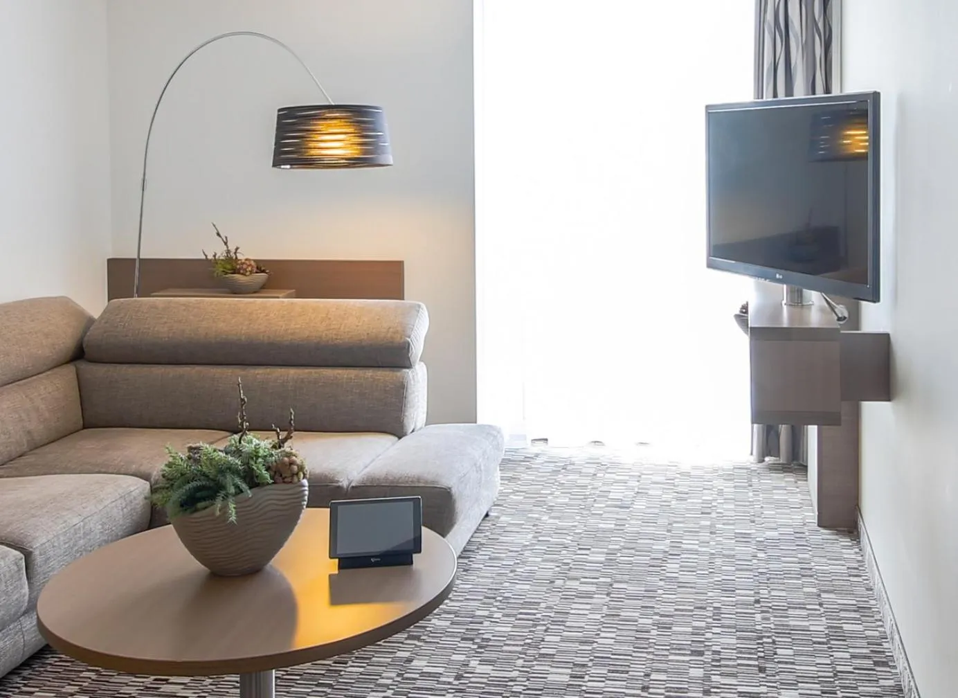 TV and multimedia in Park Inn by Radisson Göttingen