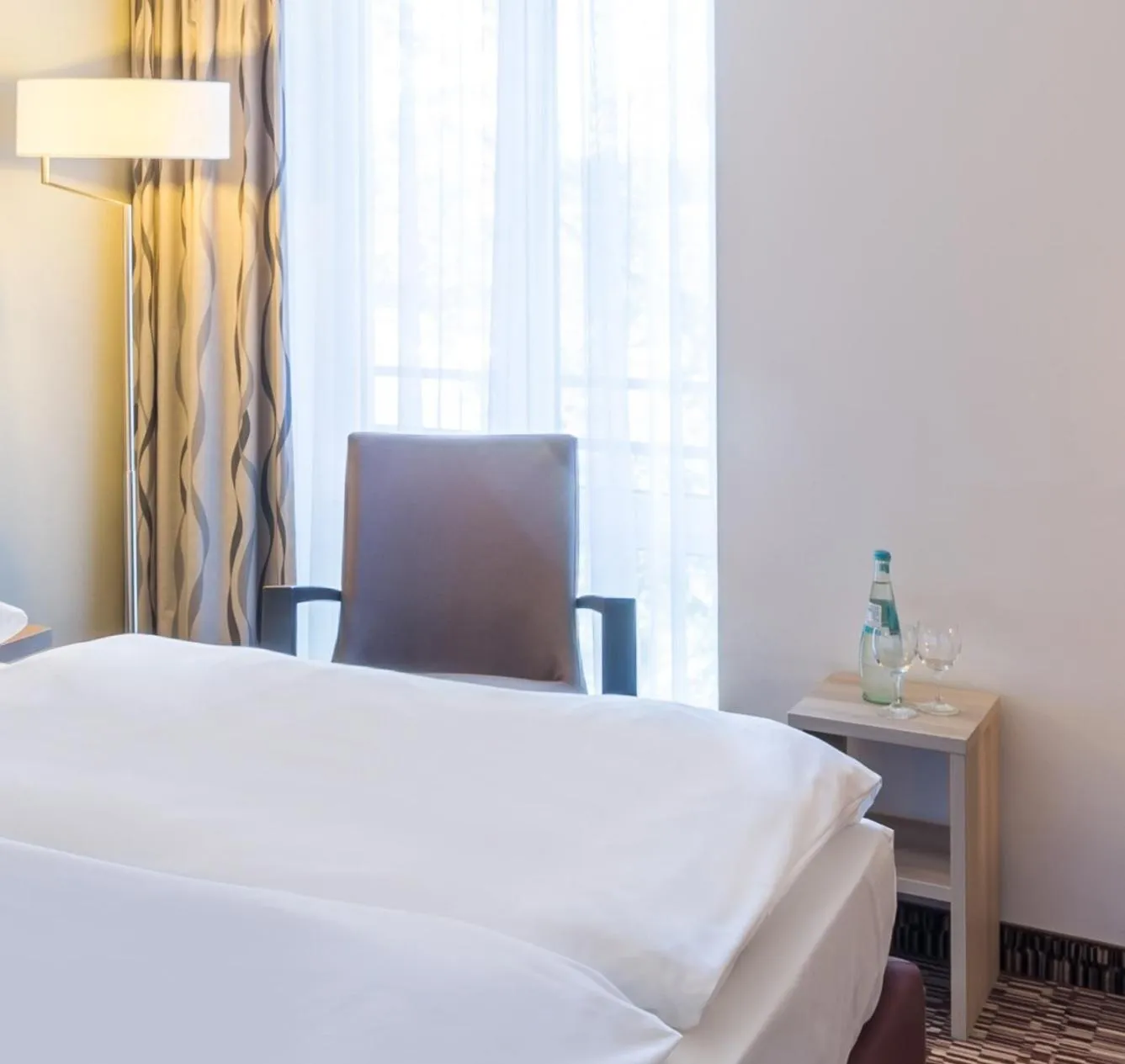 Seating area, Bed in Park Inn by Radisson Göttingen