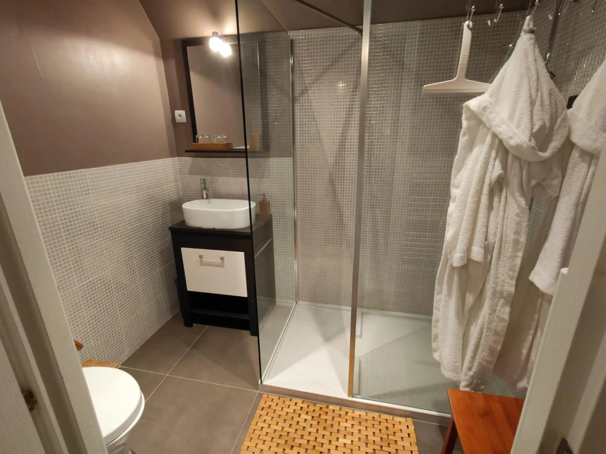 Shower in La Maison du Chevalier - Chambres et tables d'hôtes - adults only