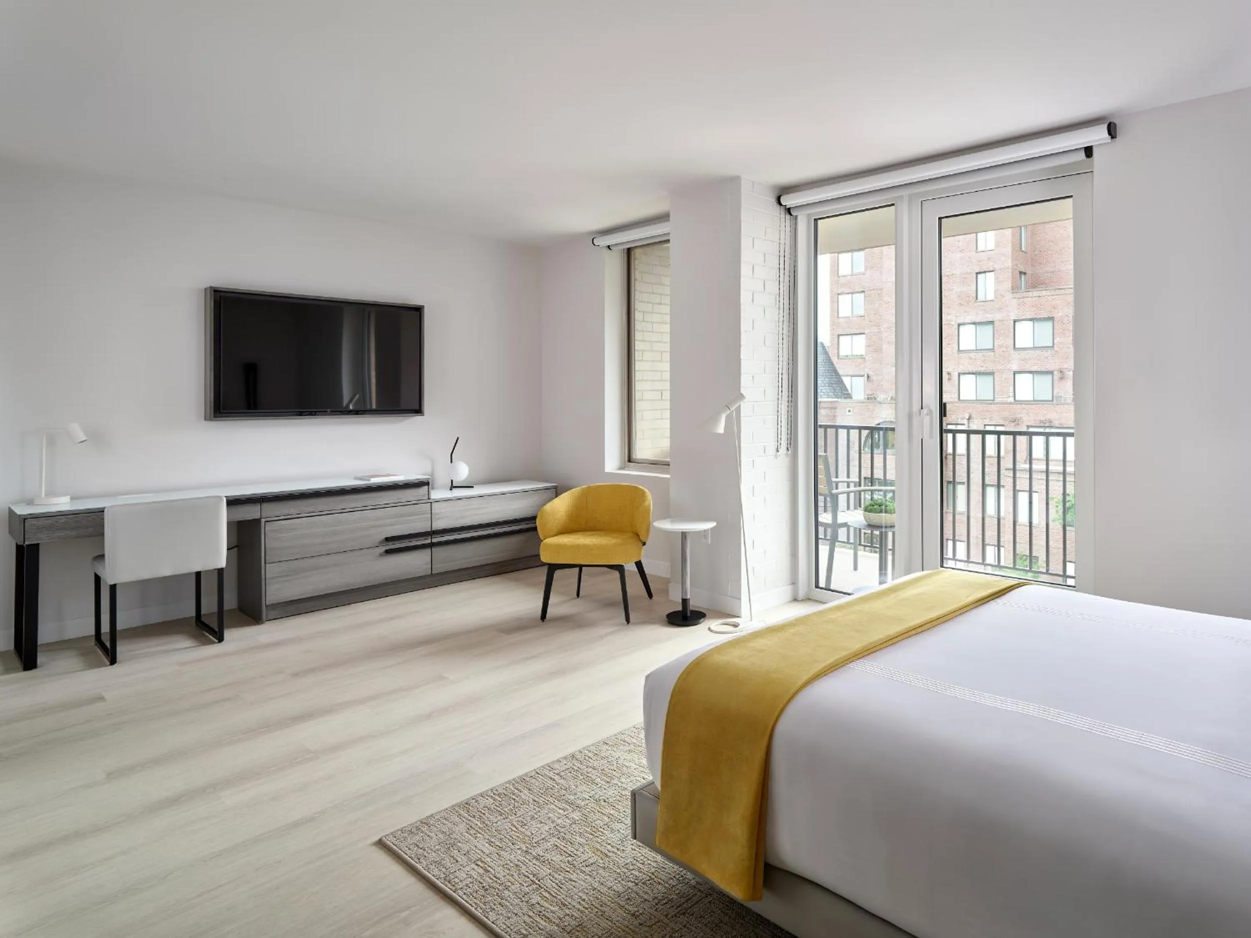 Bedroom, Bed in Hotel AKA Washington Circle