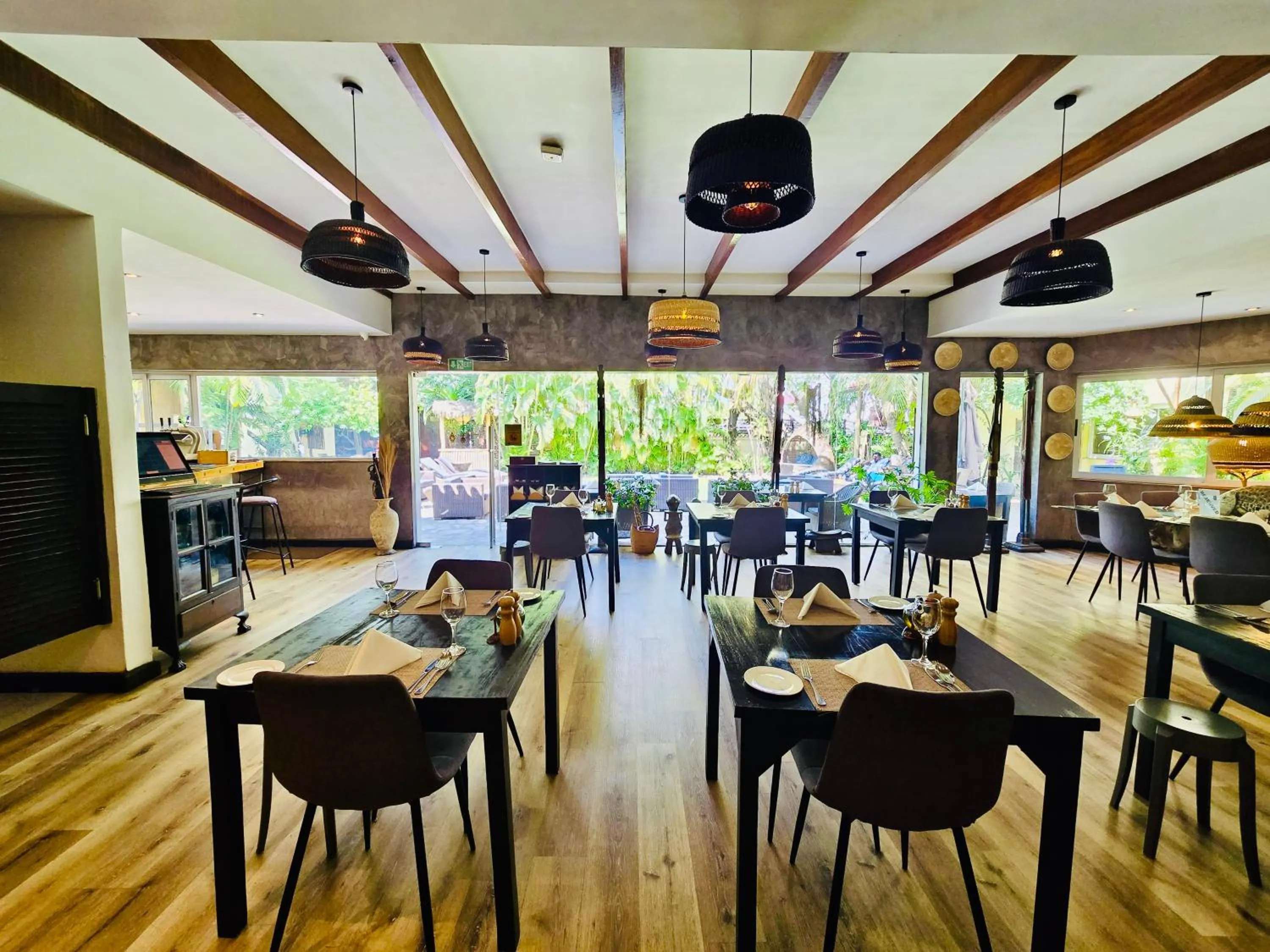 Restaurant/places to eat in La Villa Boutique Hotel