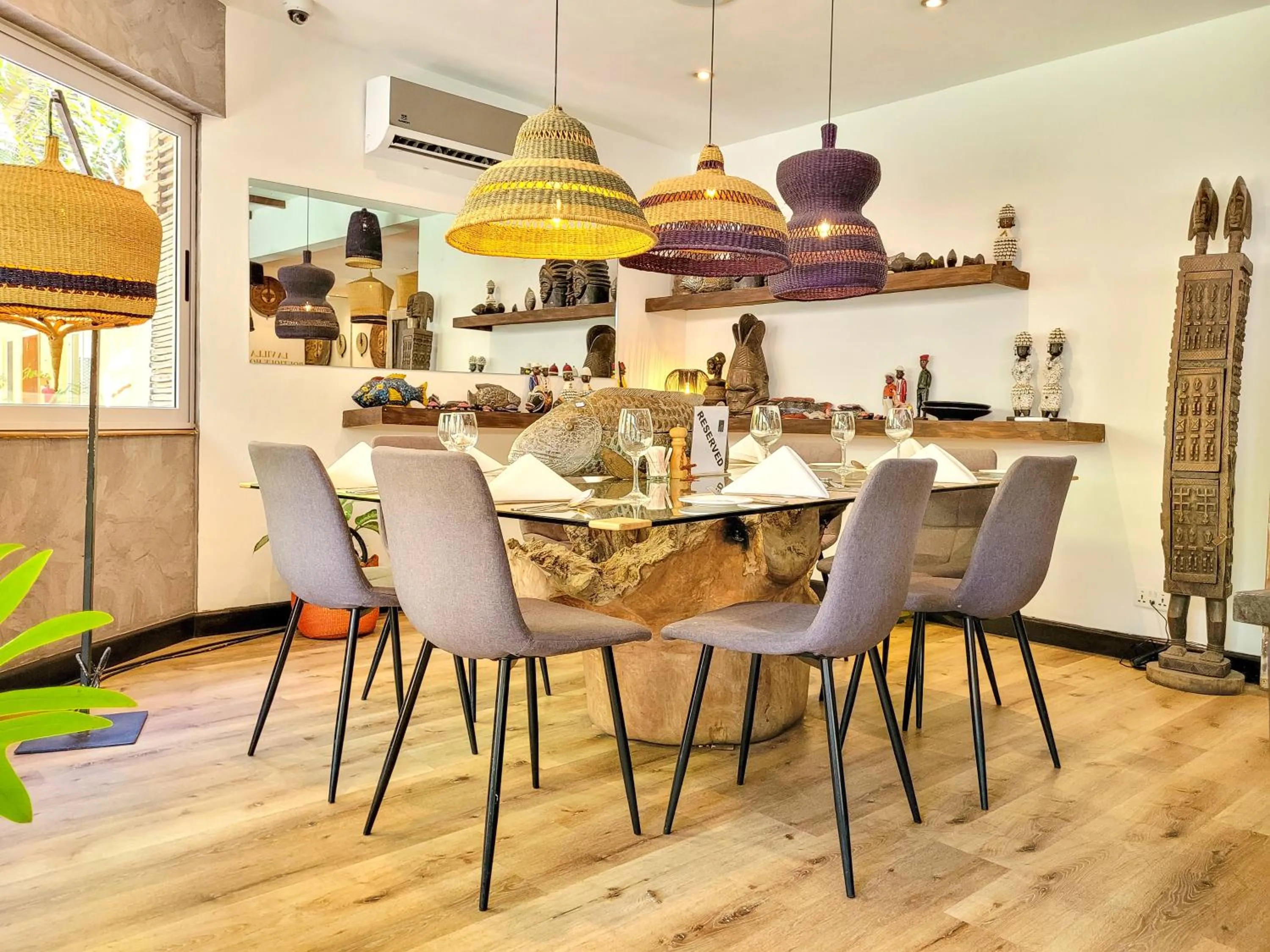 Restaurant/places to eat in La Villa Boutique Hotel