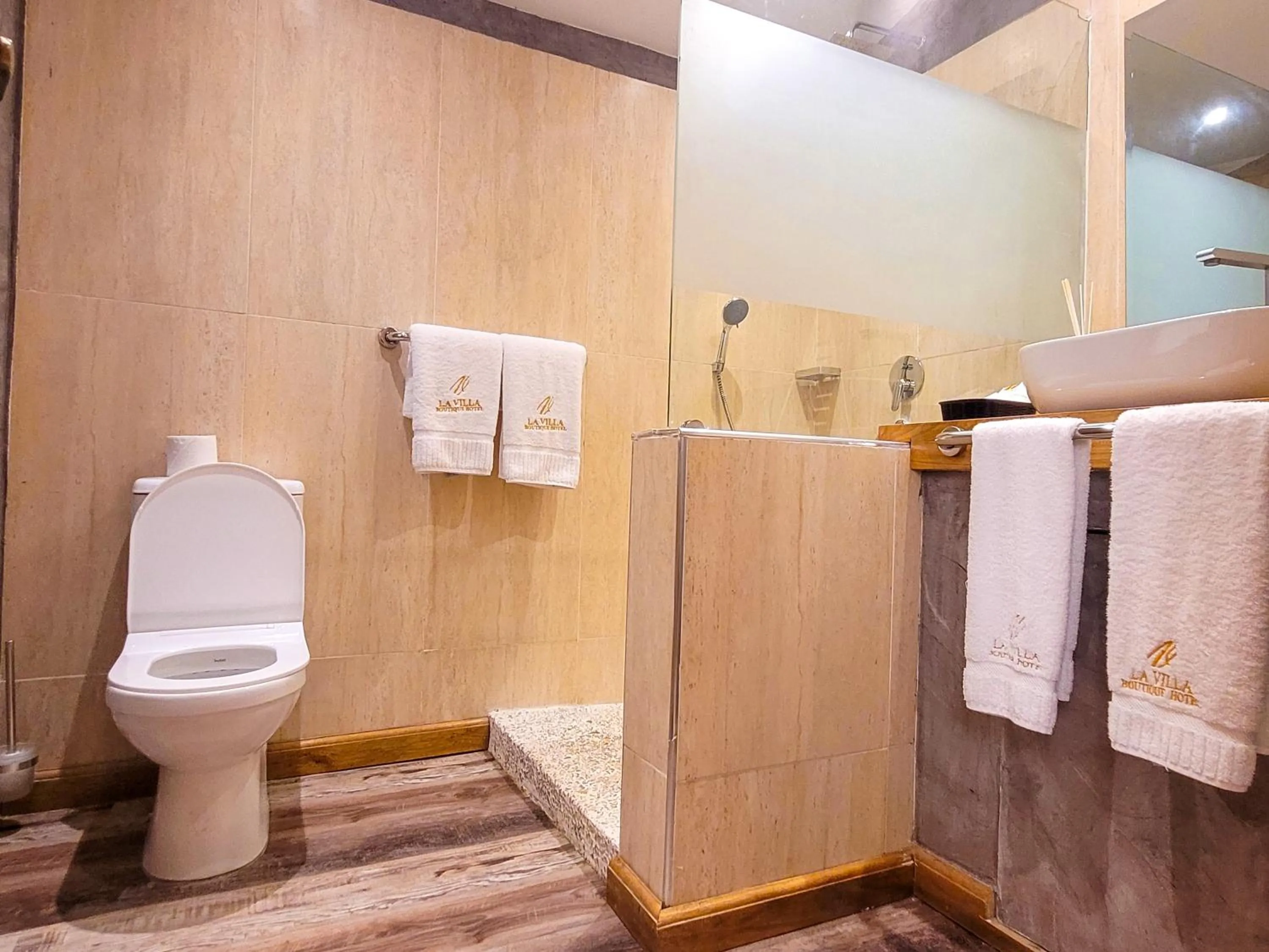 Shower in La Villa Boutique Hotel