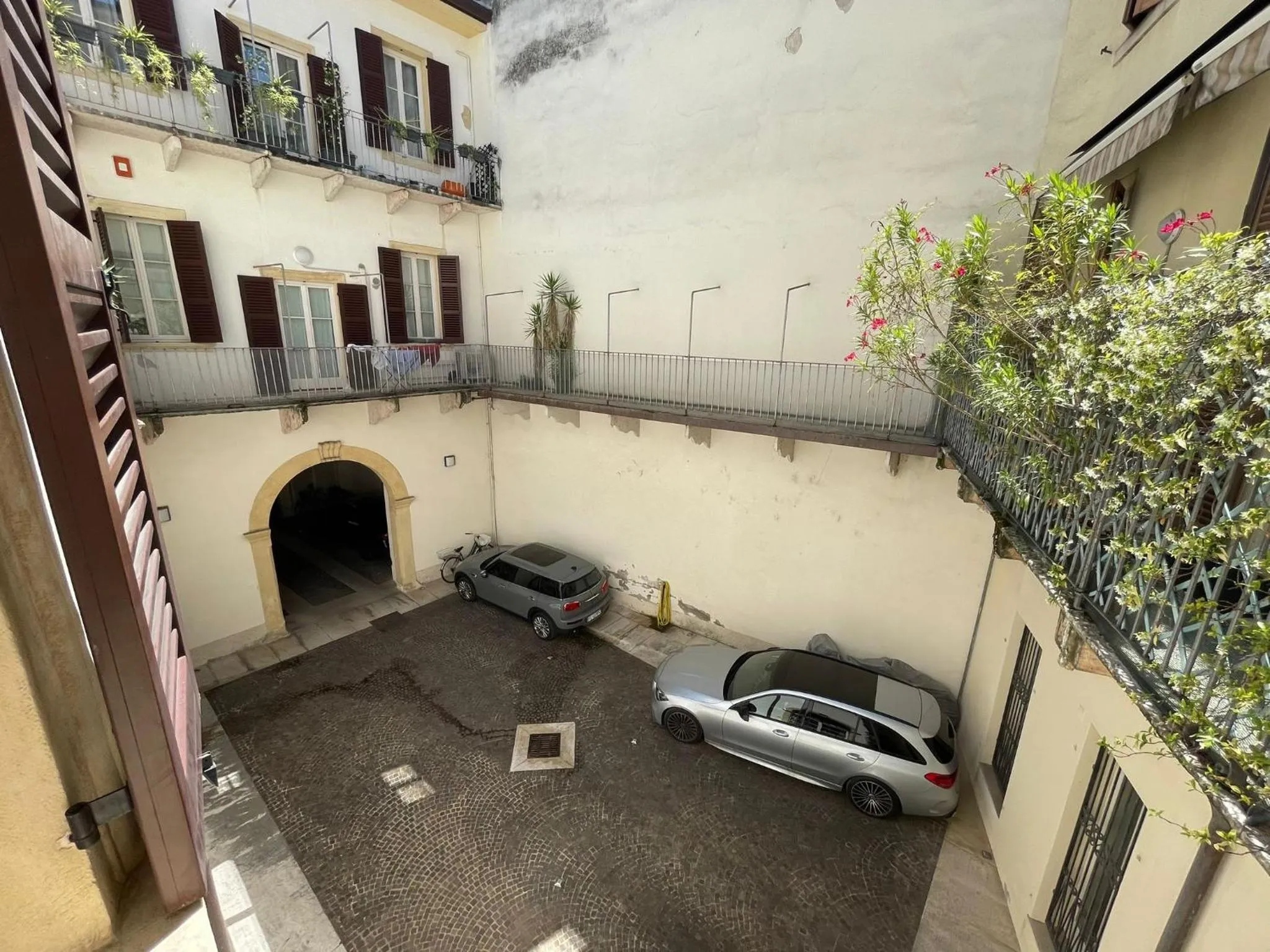 Inner courtyard view in AD Verona flat