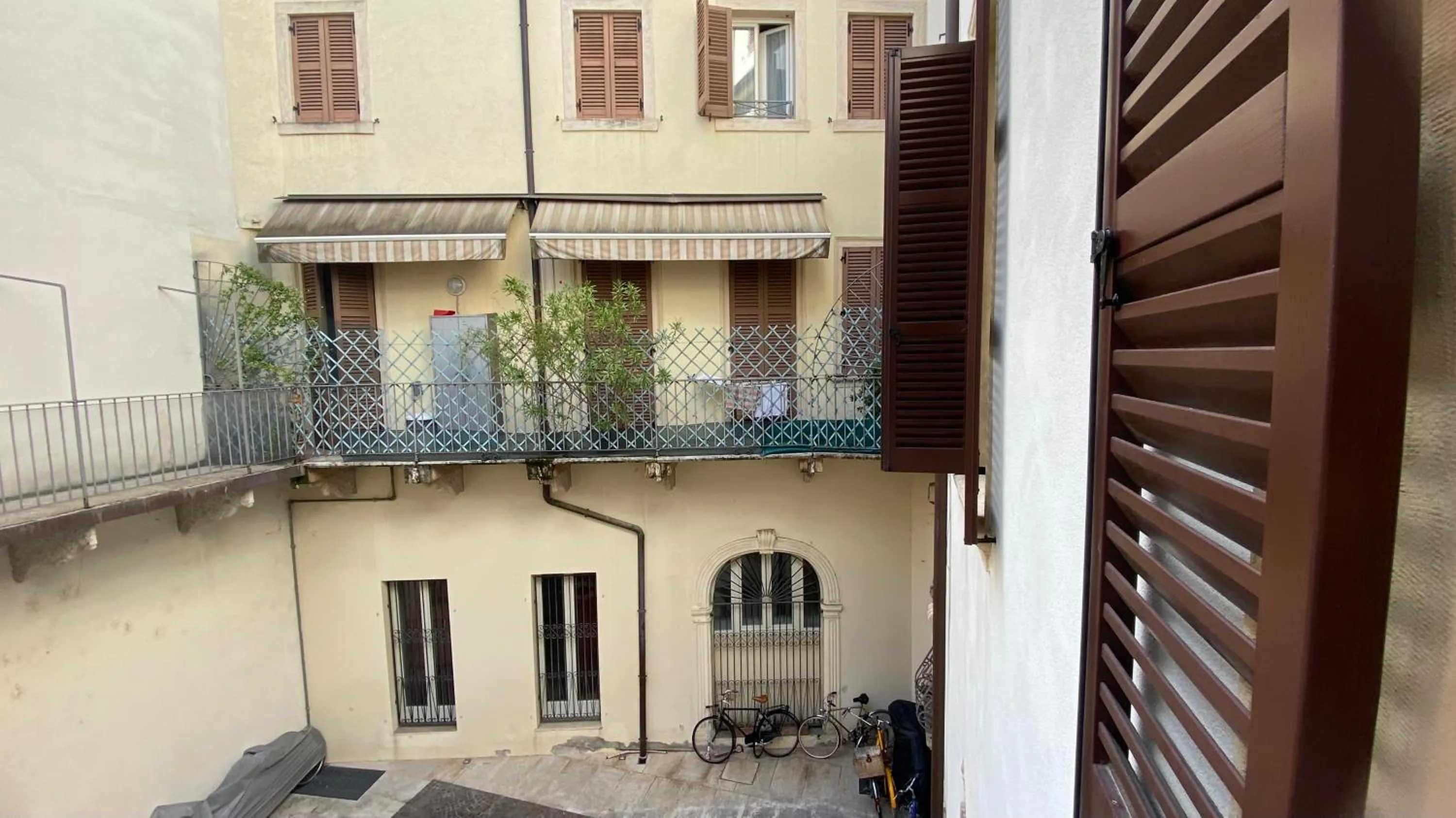 Inner courtyard view in AD Verona flat
