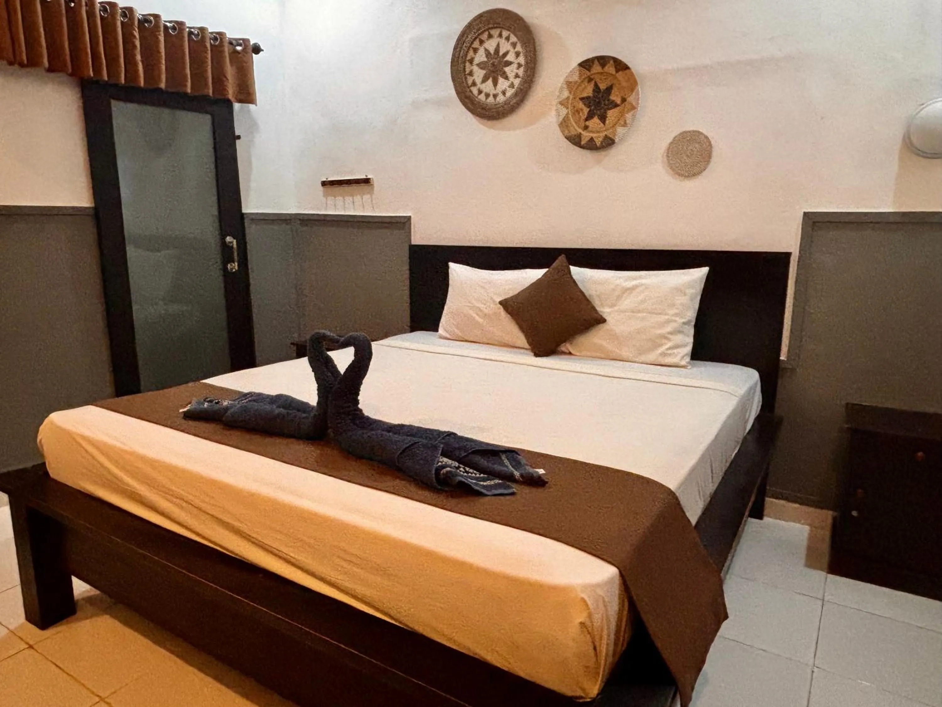 Bedroom, Bed in Alibaba Bungalows