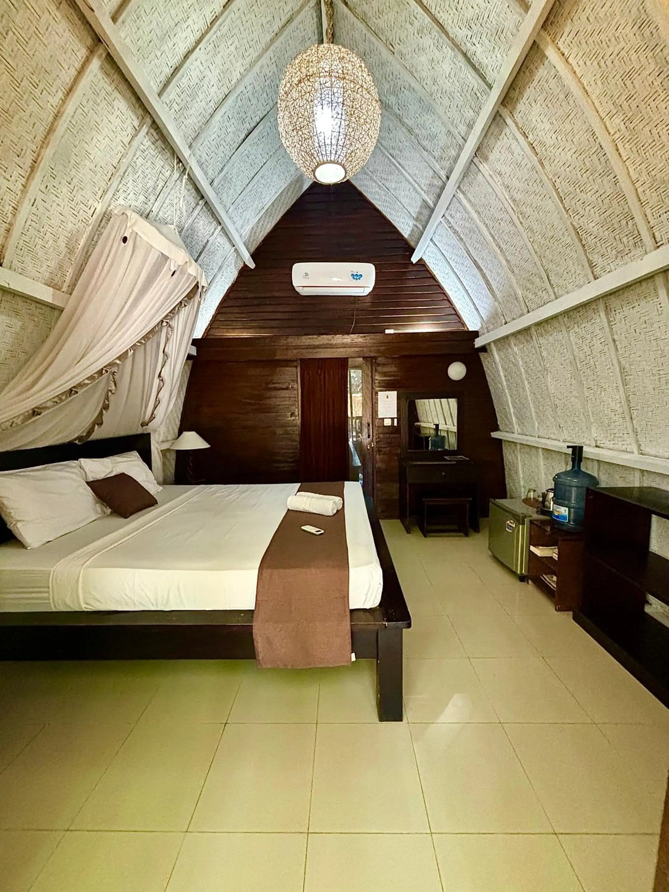 Bedroom, Bed in Alibaba Bungalows