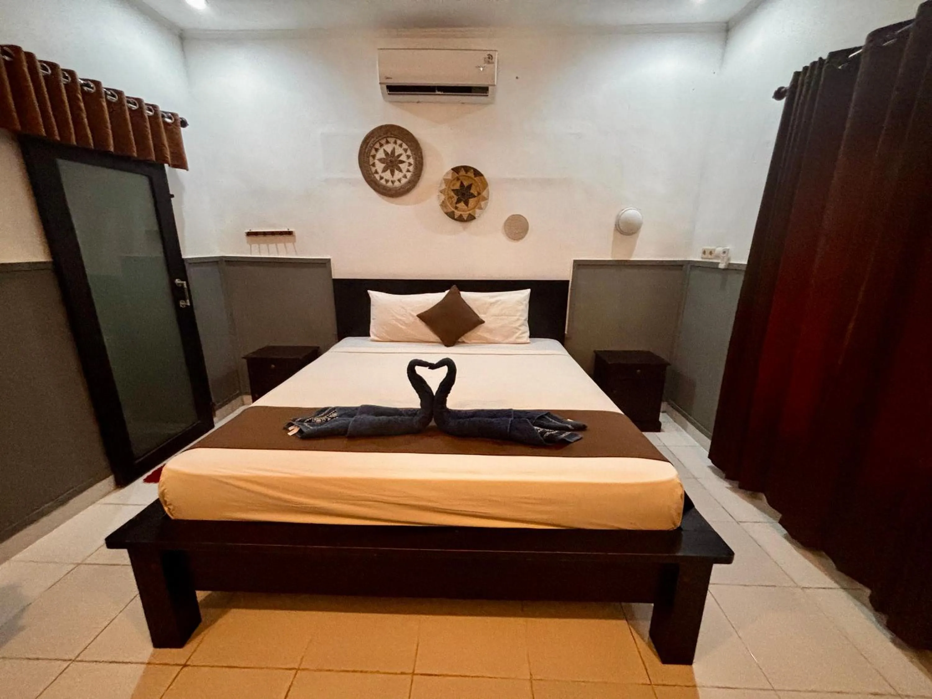 Bedroom, Bed in Alibaba Bungalows