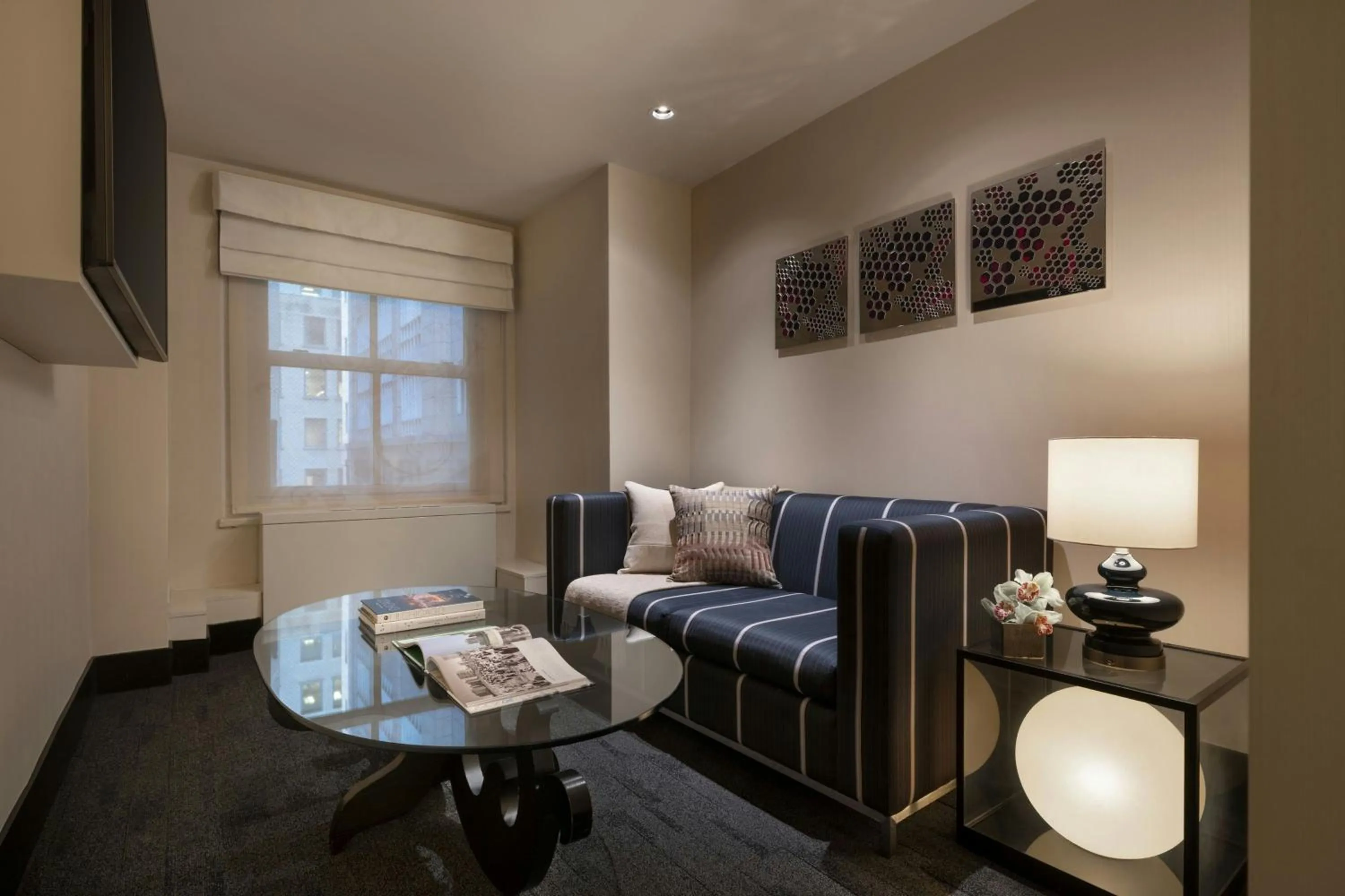 Bedroom in THE MIDLAND HOTEL, Chicago, a Tribute Portfolio Hotel