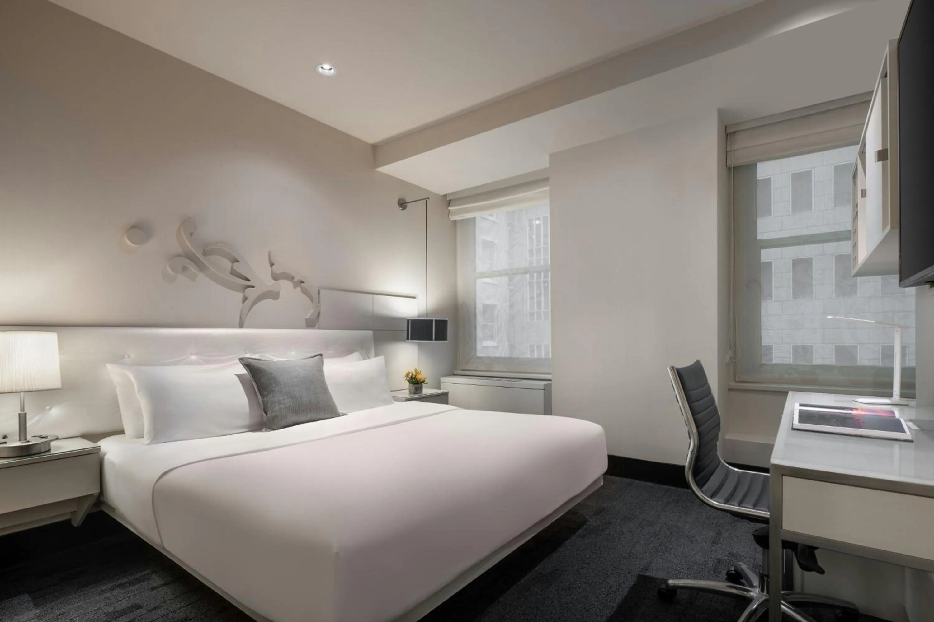 Photo of the whole room, Bed in THE MIDLAND HOTEL, Chicago, a Tribute Portfolio Hotel