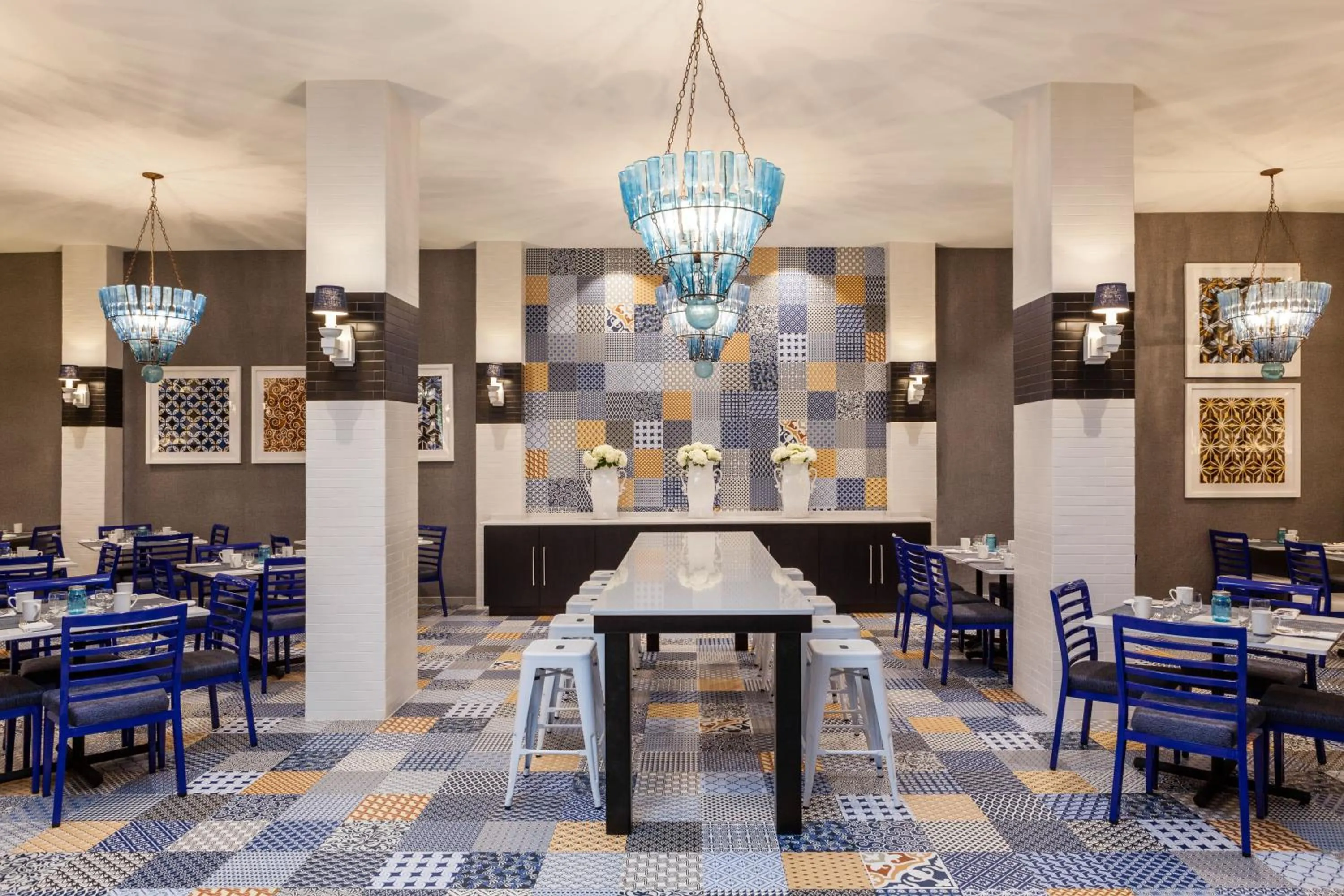 Restaurant/places to eat in Sheraton Charlotte Hotel