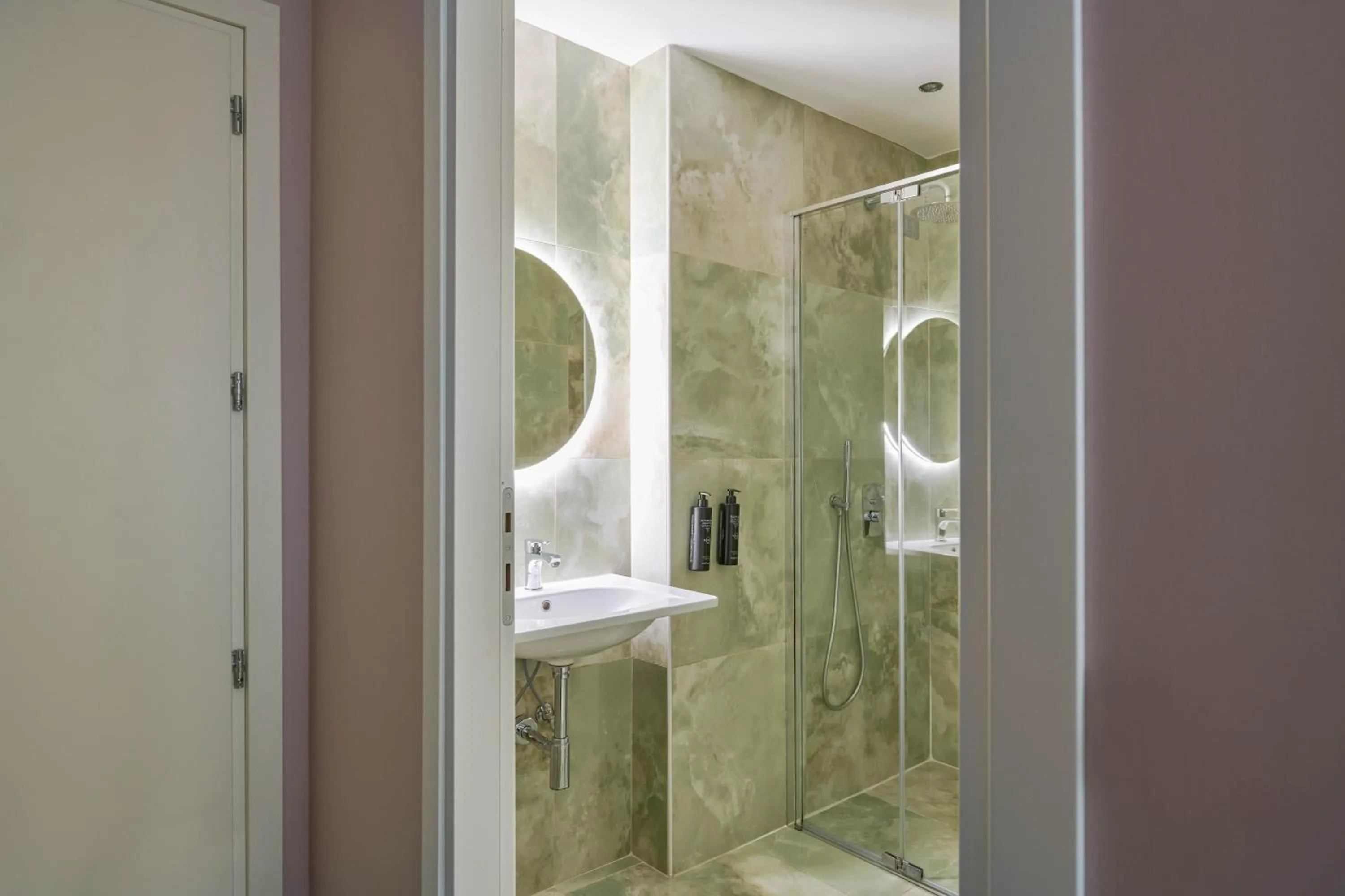 Shower in Moderno Hotel Roma - Adults Only