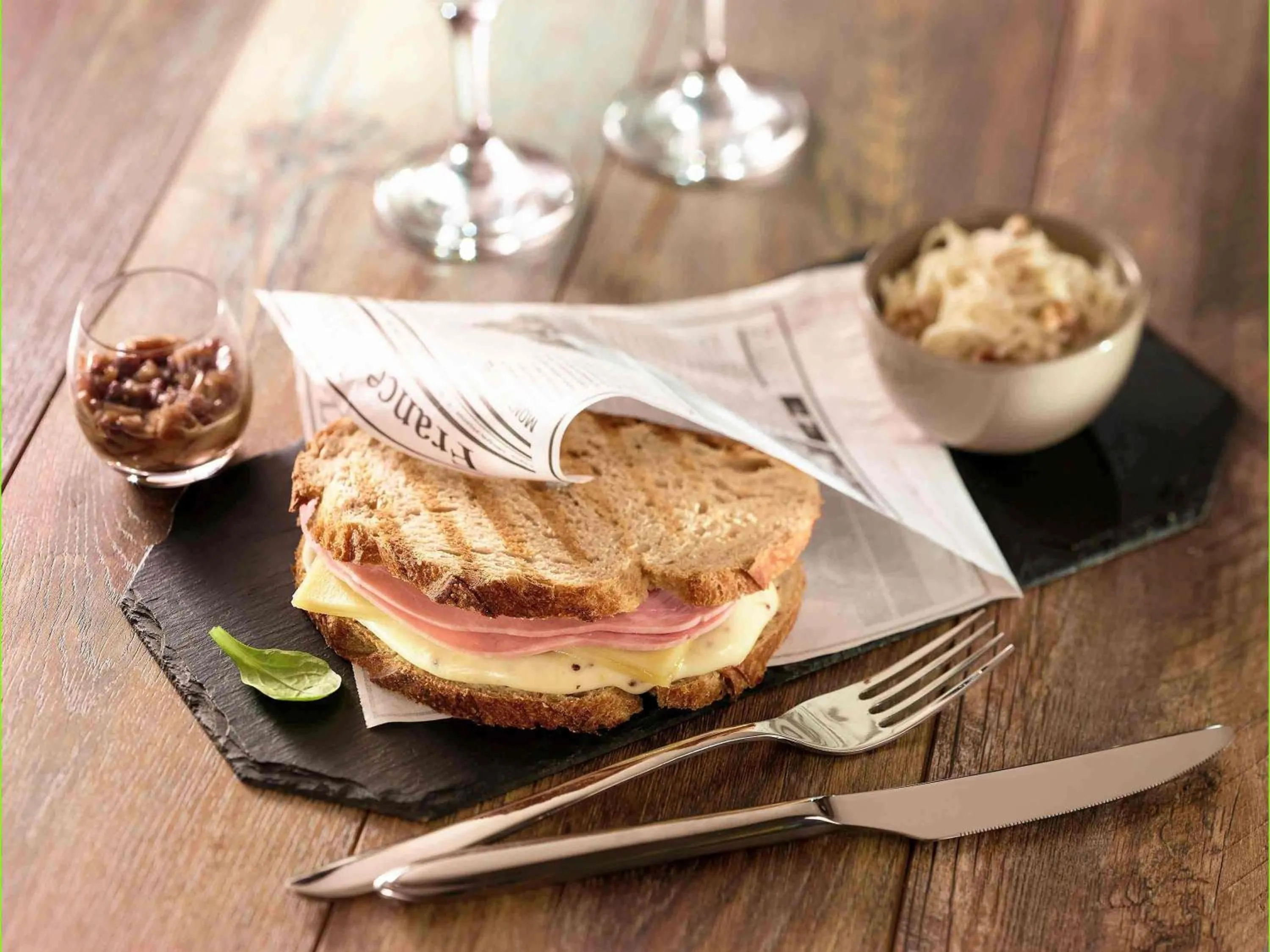 Restaurant/places to eat in ibis Marseille Centre Gare Saint Charles