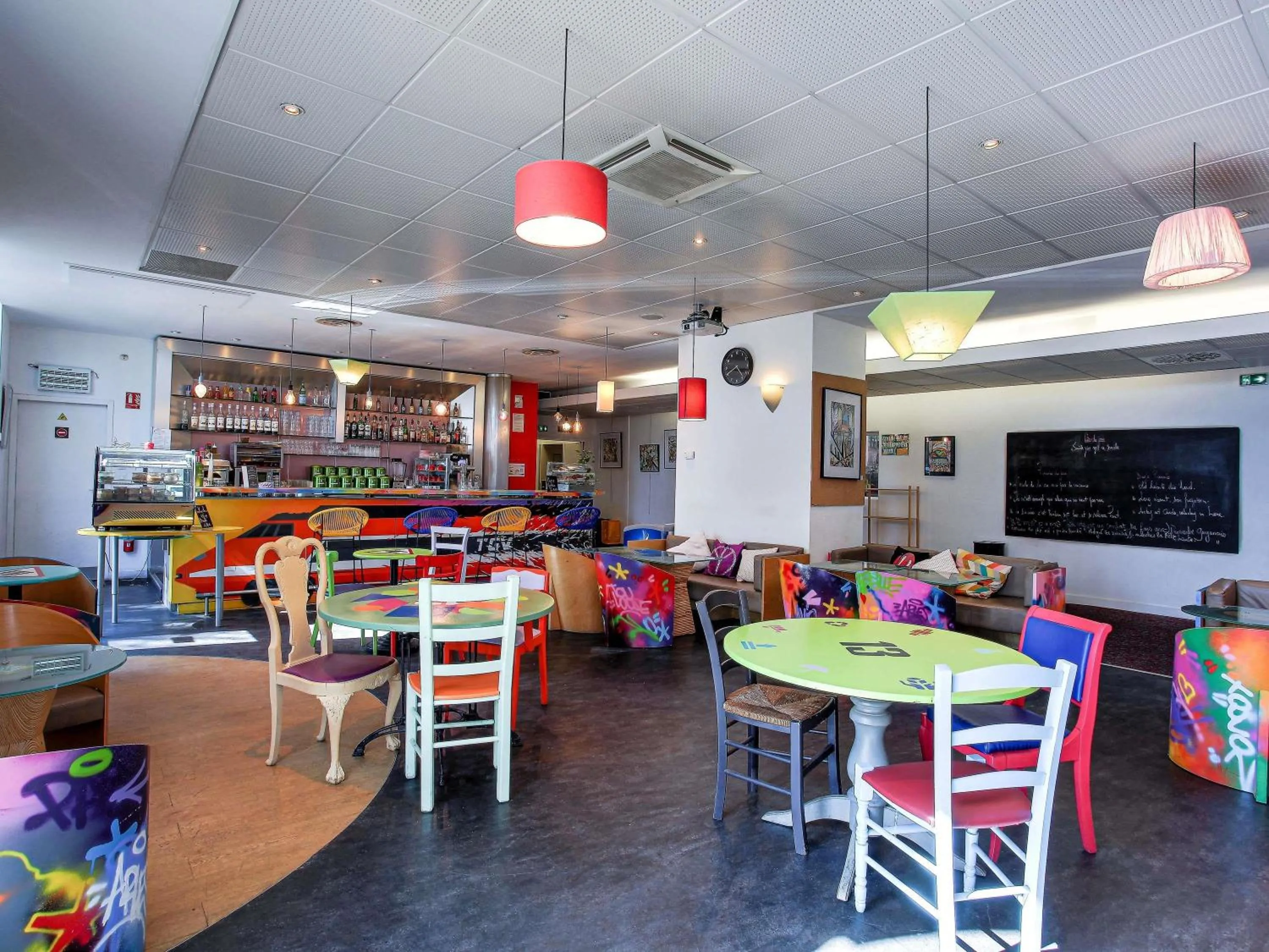 Lounge or bar in ibis Marseille Centre Gare Saint Charles