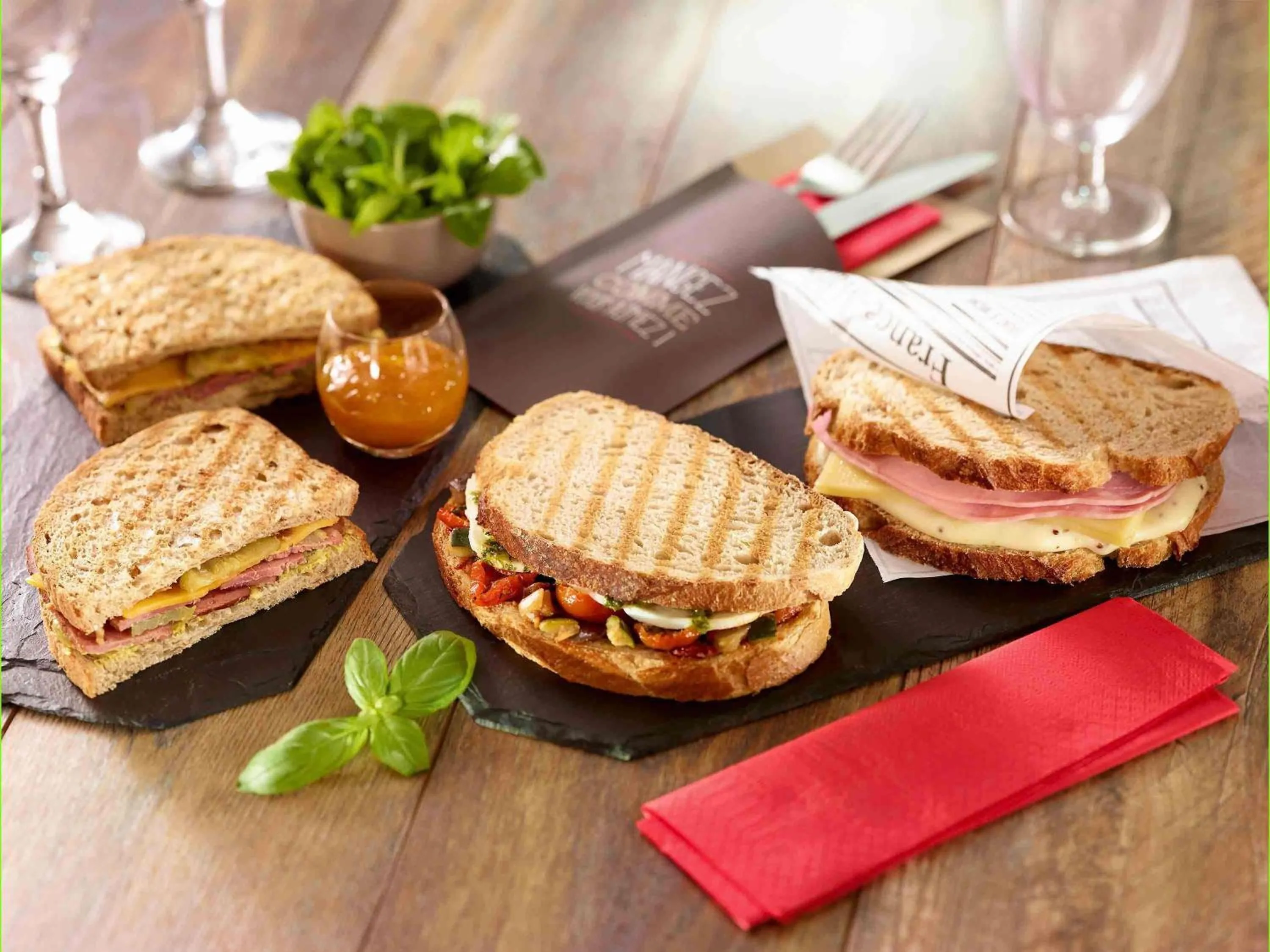 Restaurant/places to eat in ibis Marseille Centre Gare Saint Charles