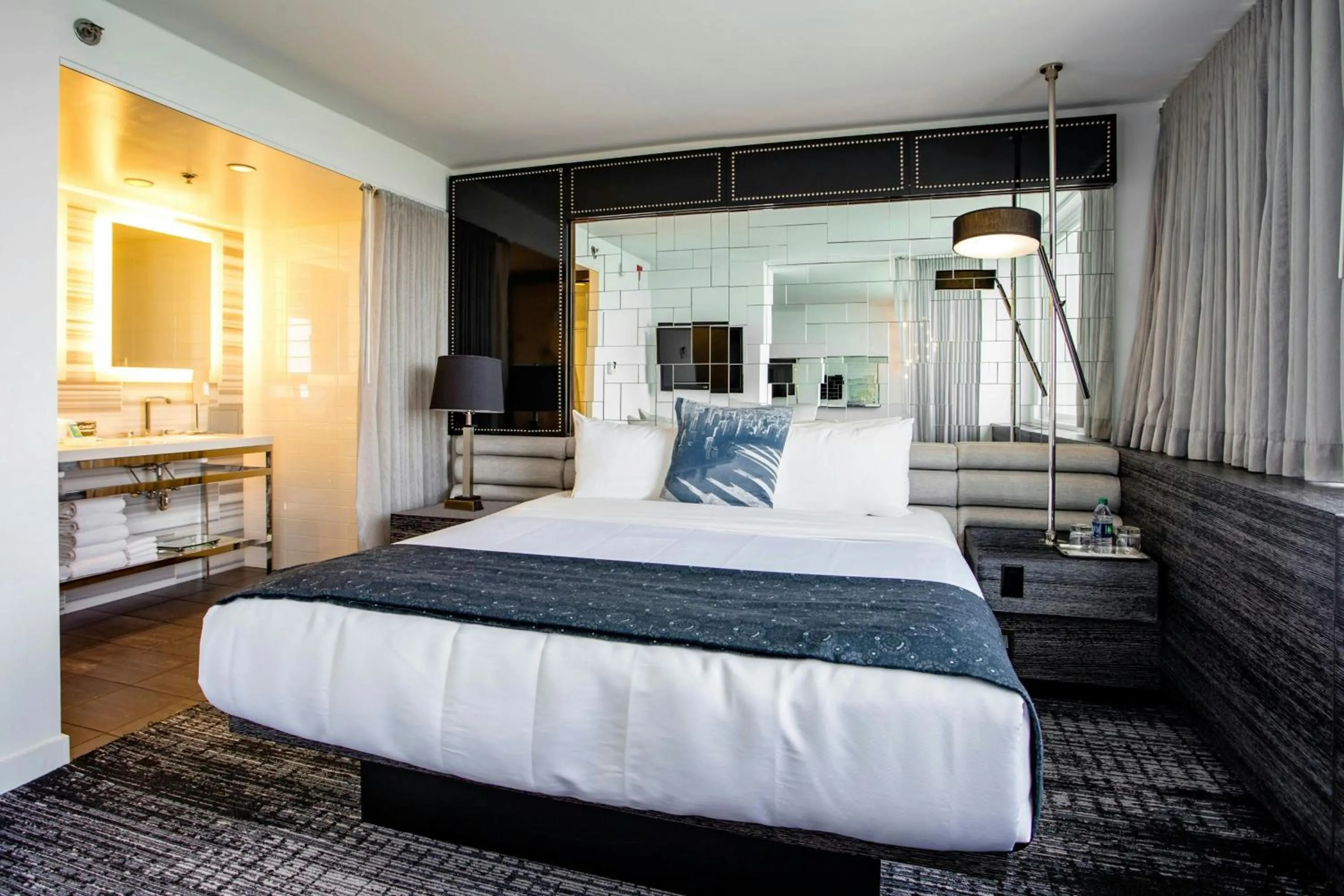 Bedroom, Bed in The Wade