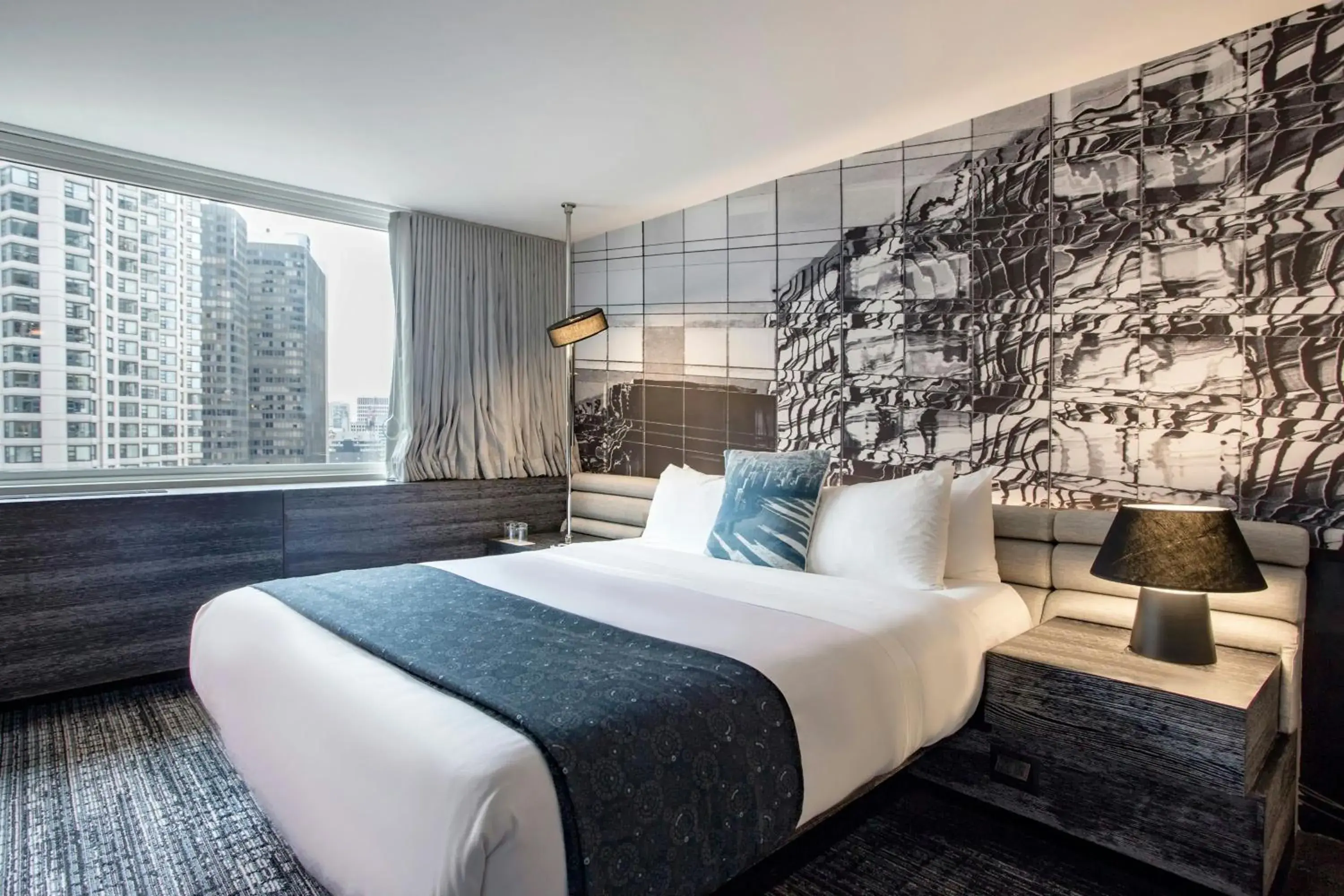 King Room with City View and Adapted Tub - Mobility and Hearing Accessible in The Wade King Room with City View and Adapted Tub - Mobility and Hearing Accessible in The Wade