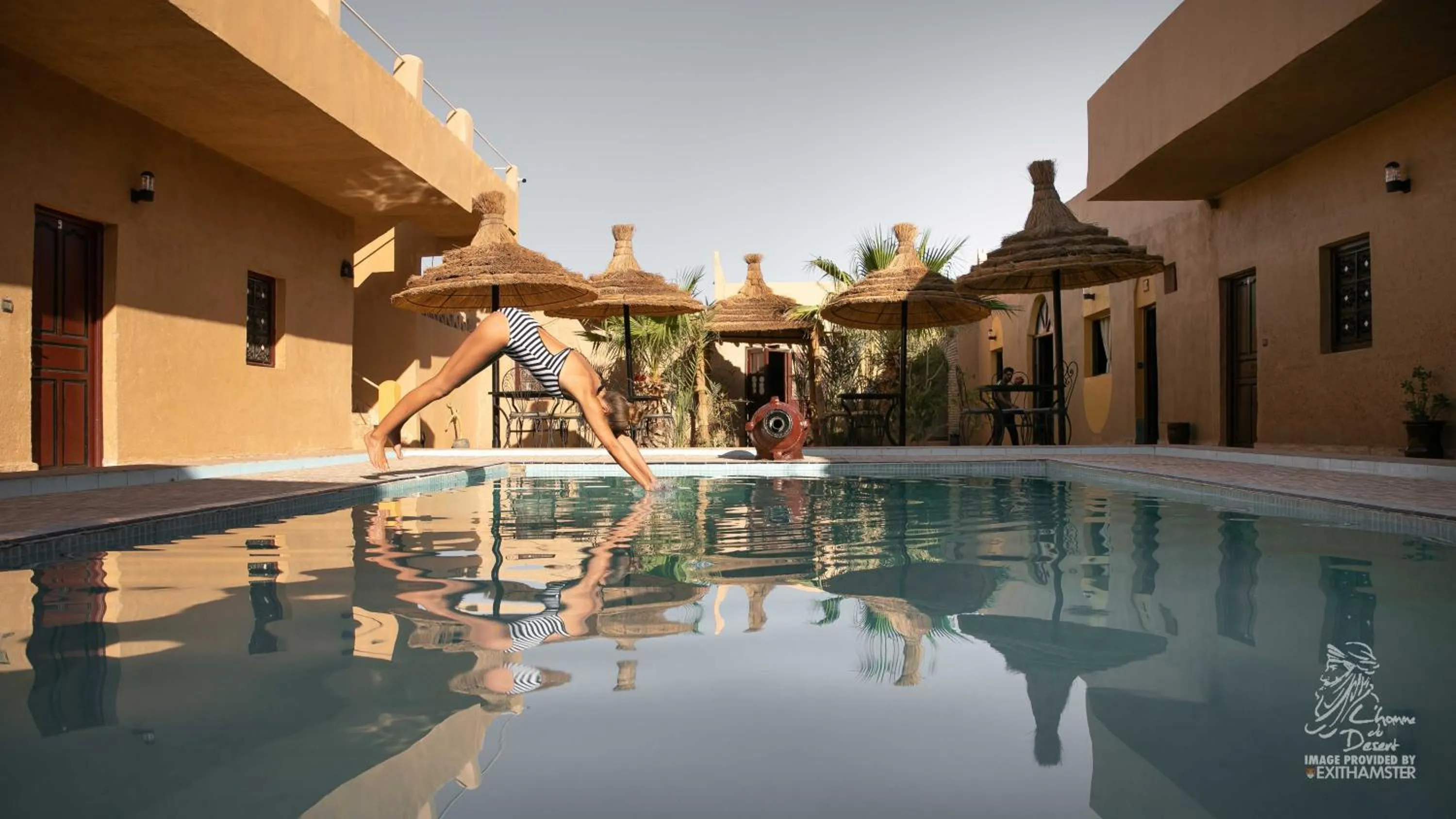 Swimming pool in L'homme Du Désert A Merzouga