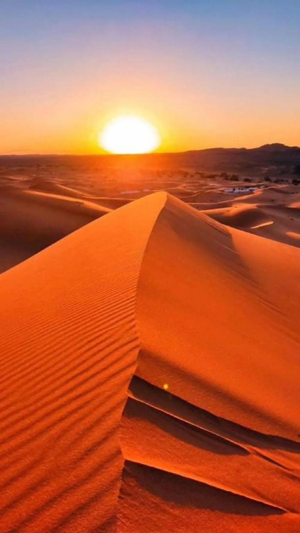 Sunrise in L'homme Du Désert A Merzouga