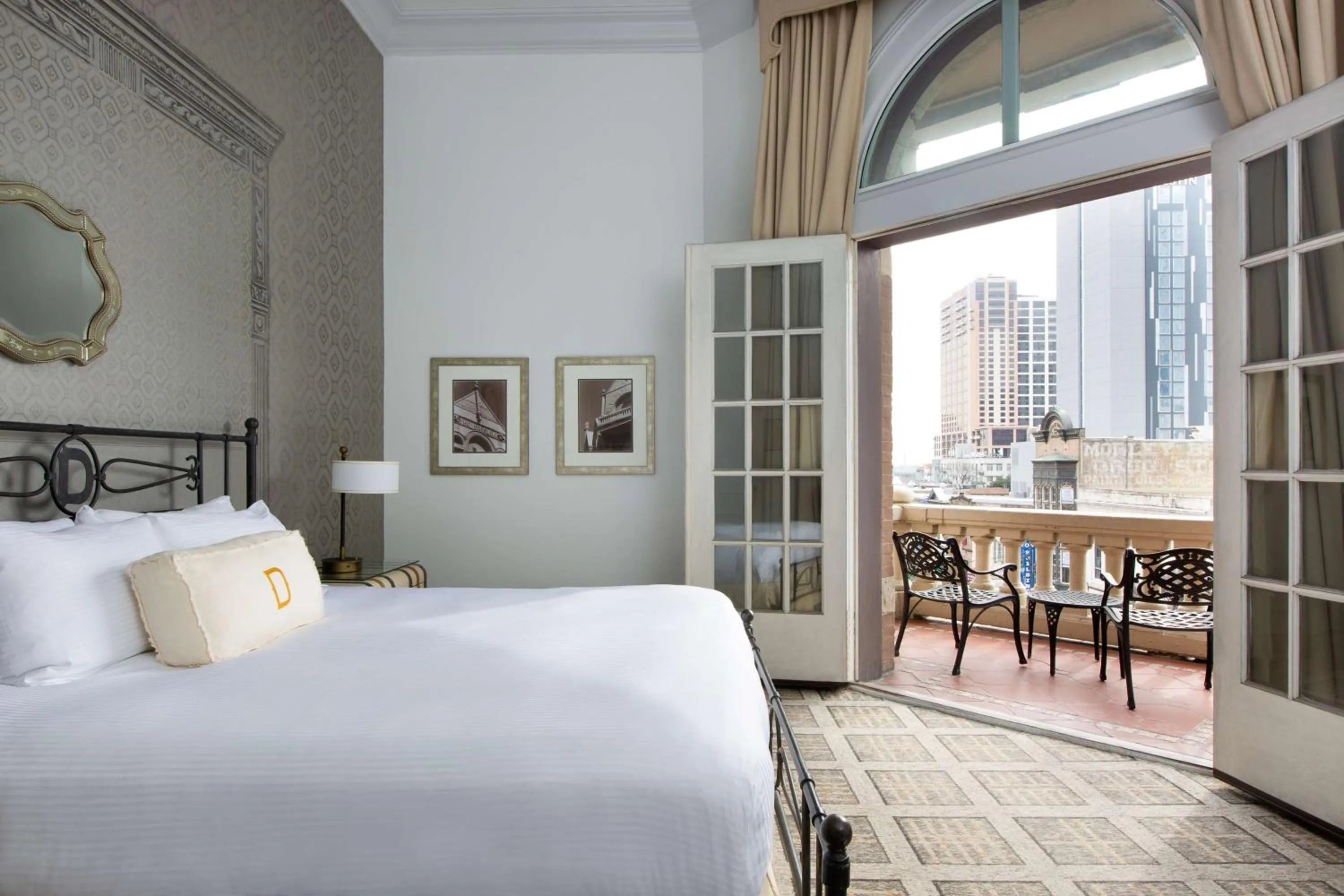 Bedroom, Bed in The Driskill