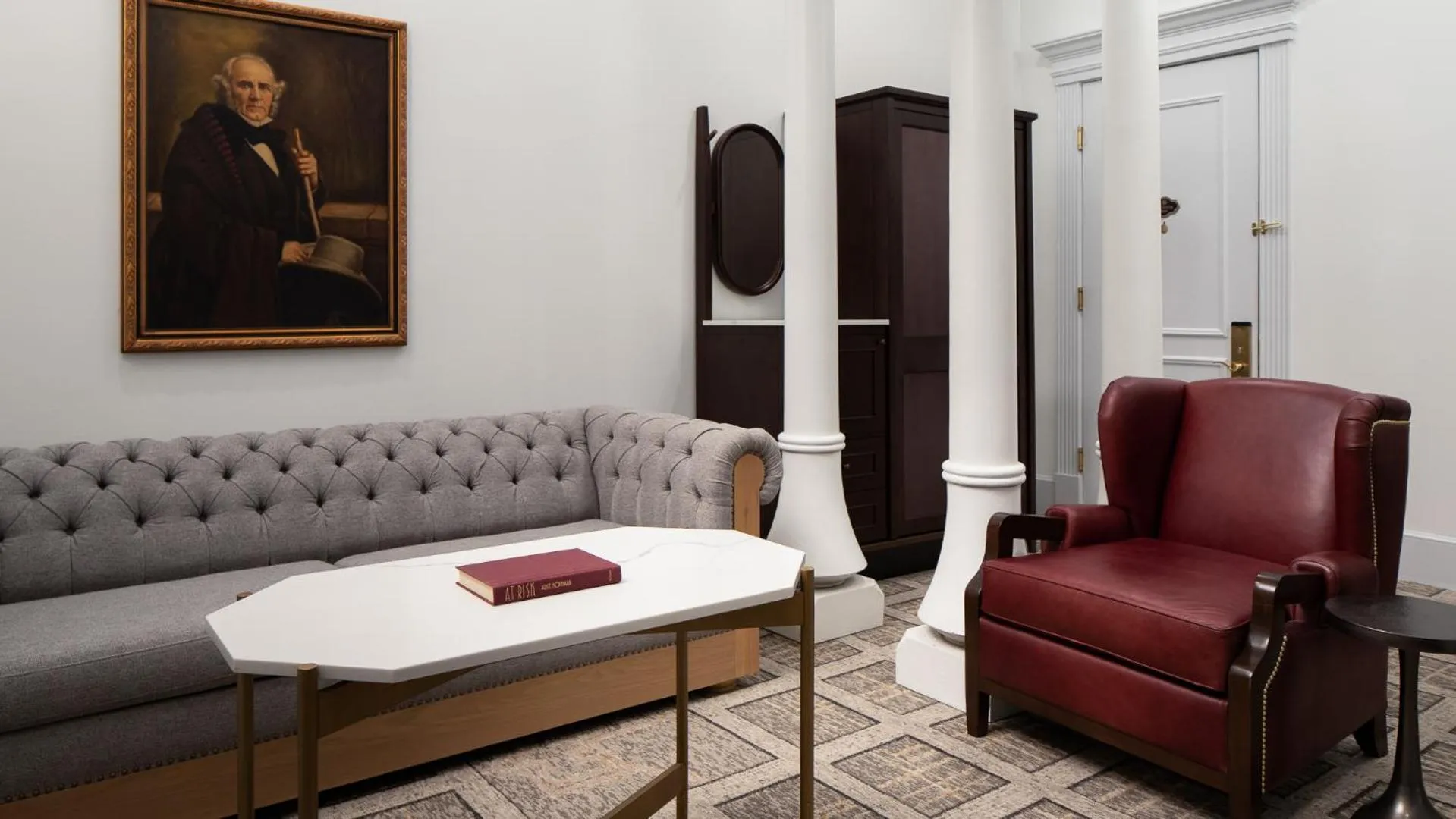 Living room in The Driskill