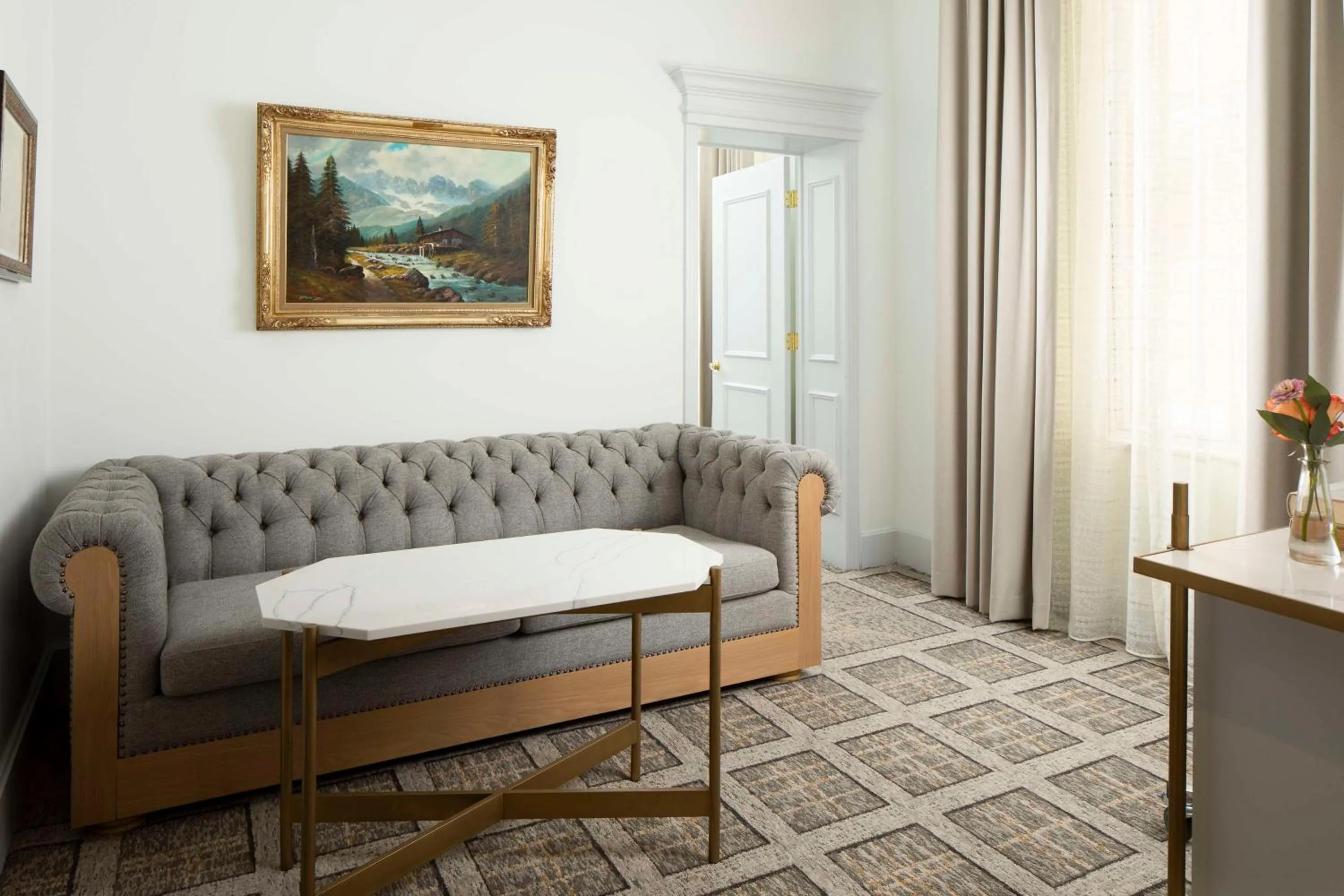 Photo of the whole room in The Driskill