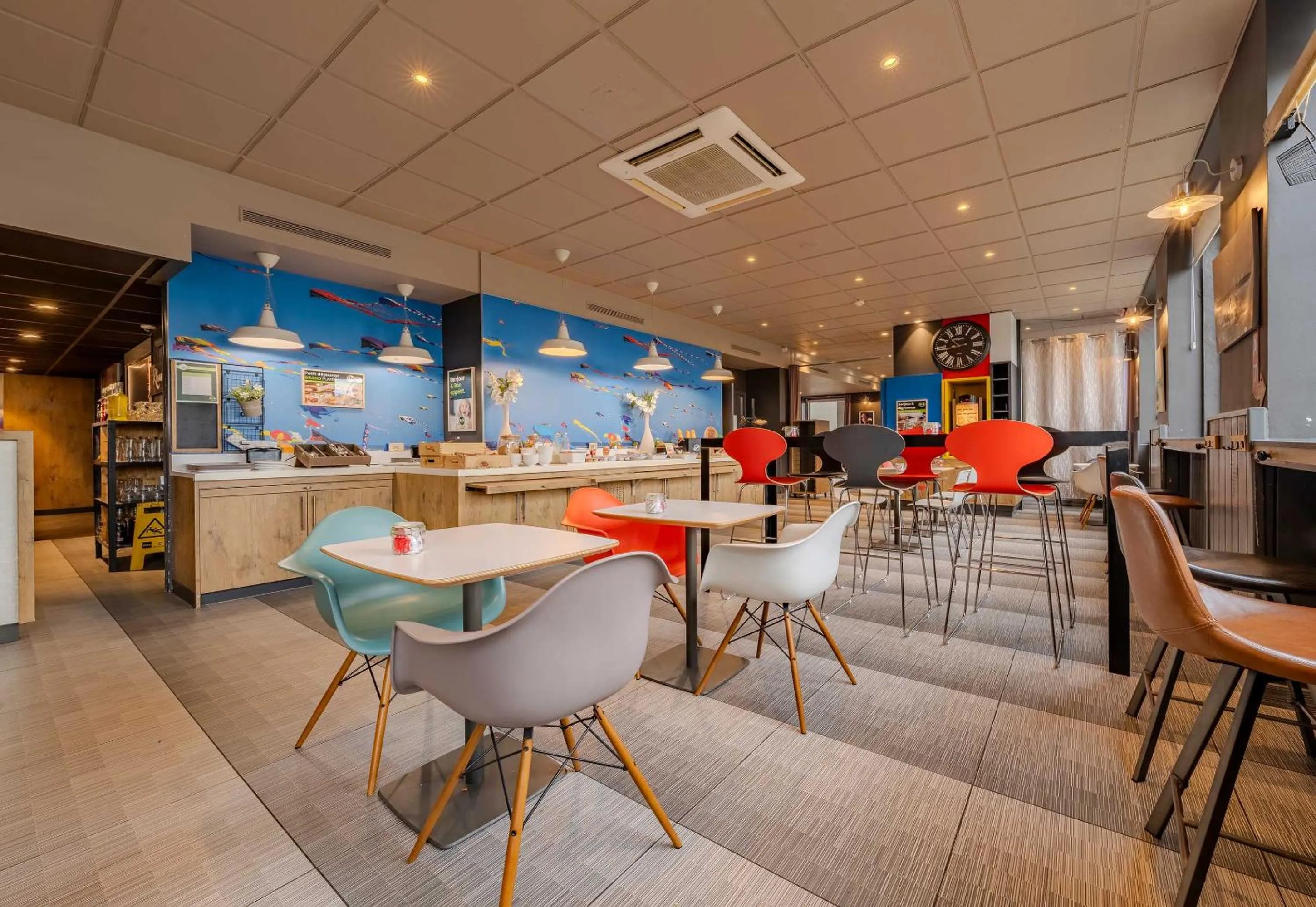 Restaurant/places to eat in B&B HOTEL Boulogne-sur-Mer Centre Les Ports