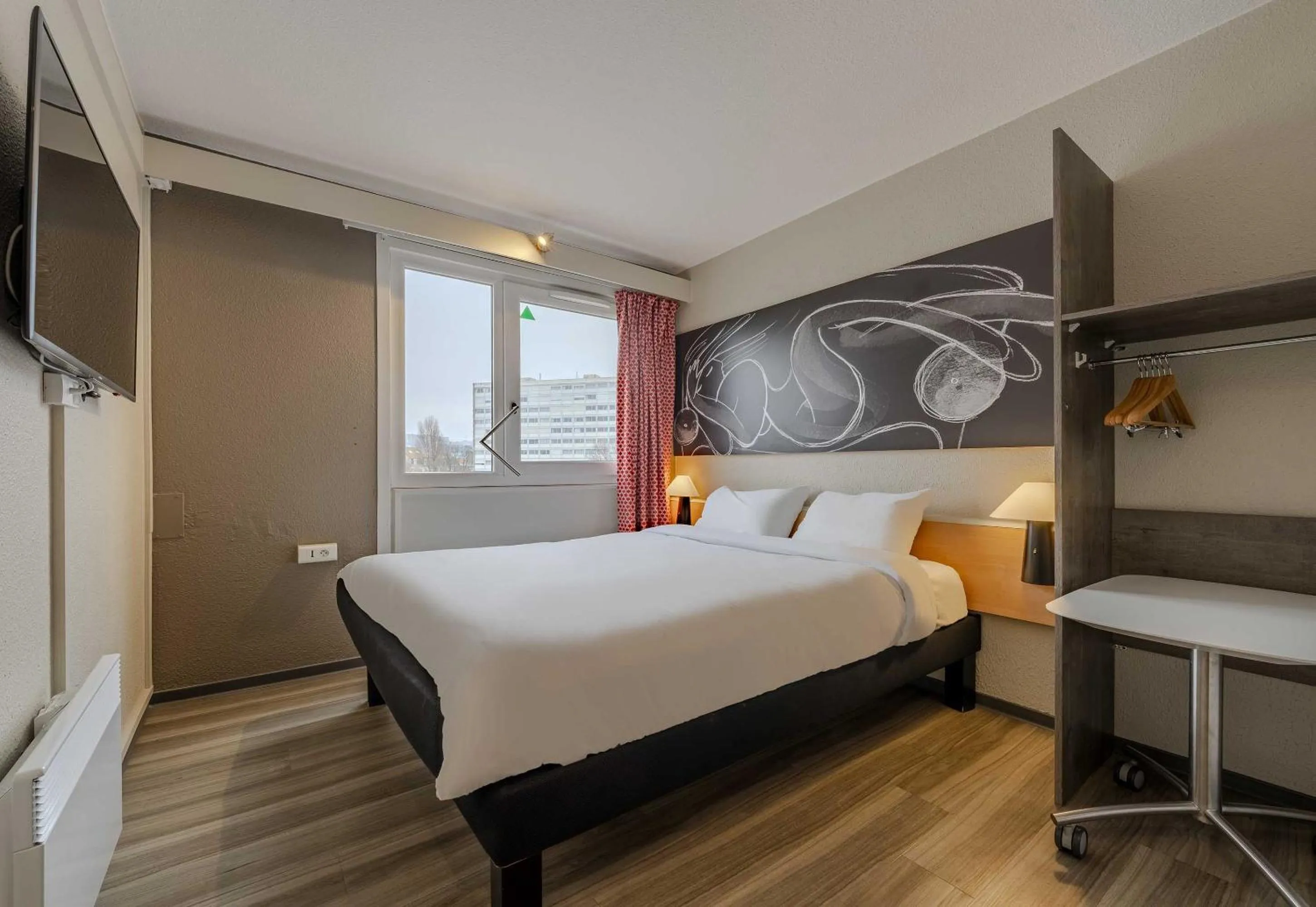 Bedroom, Bed in B&B HOTEL Boulogne-sur-Mer Centre Les Ports