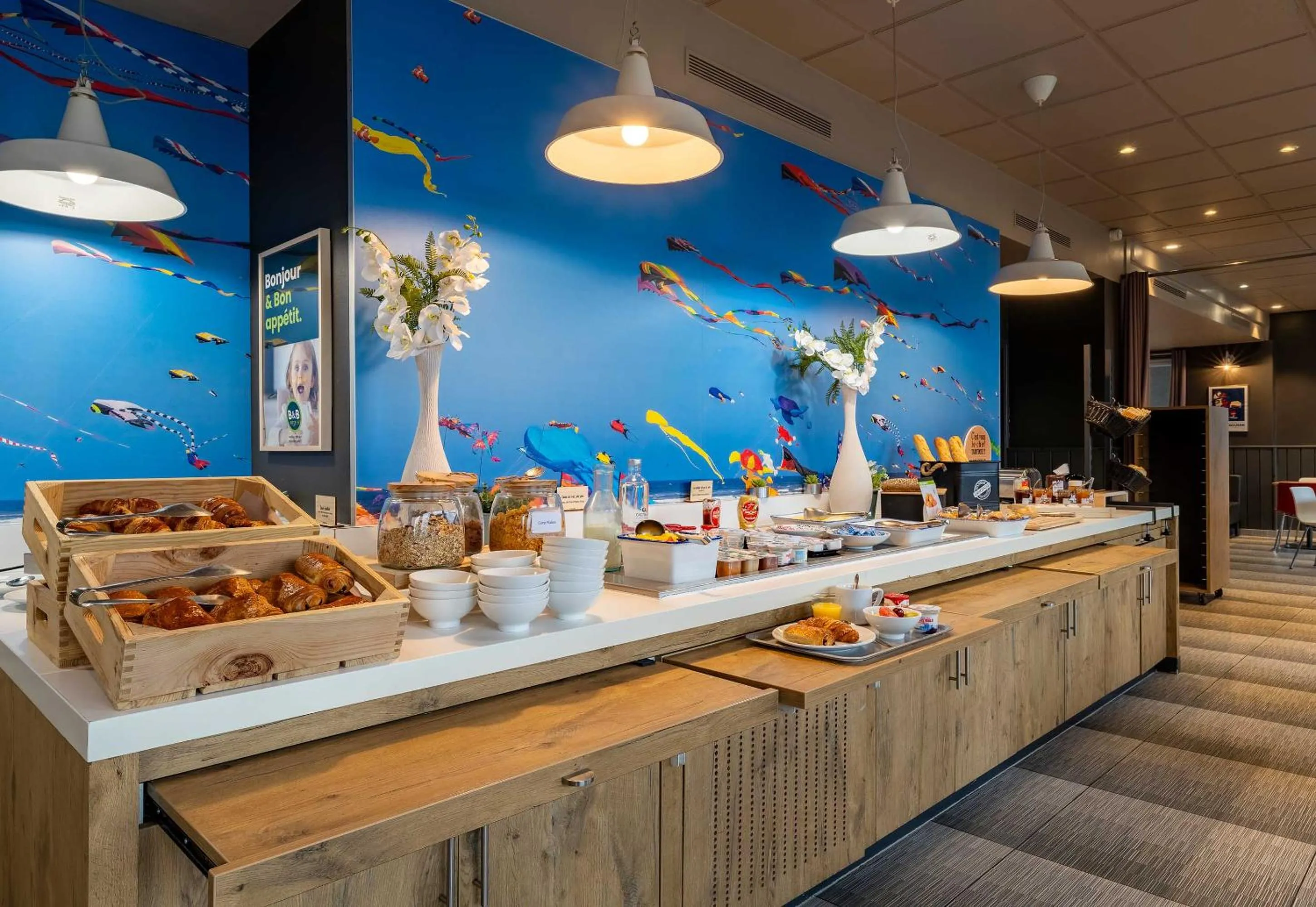 Buffet breakfast in B&B HOTEL Boulogne-sur-Mer Centre Les Ports