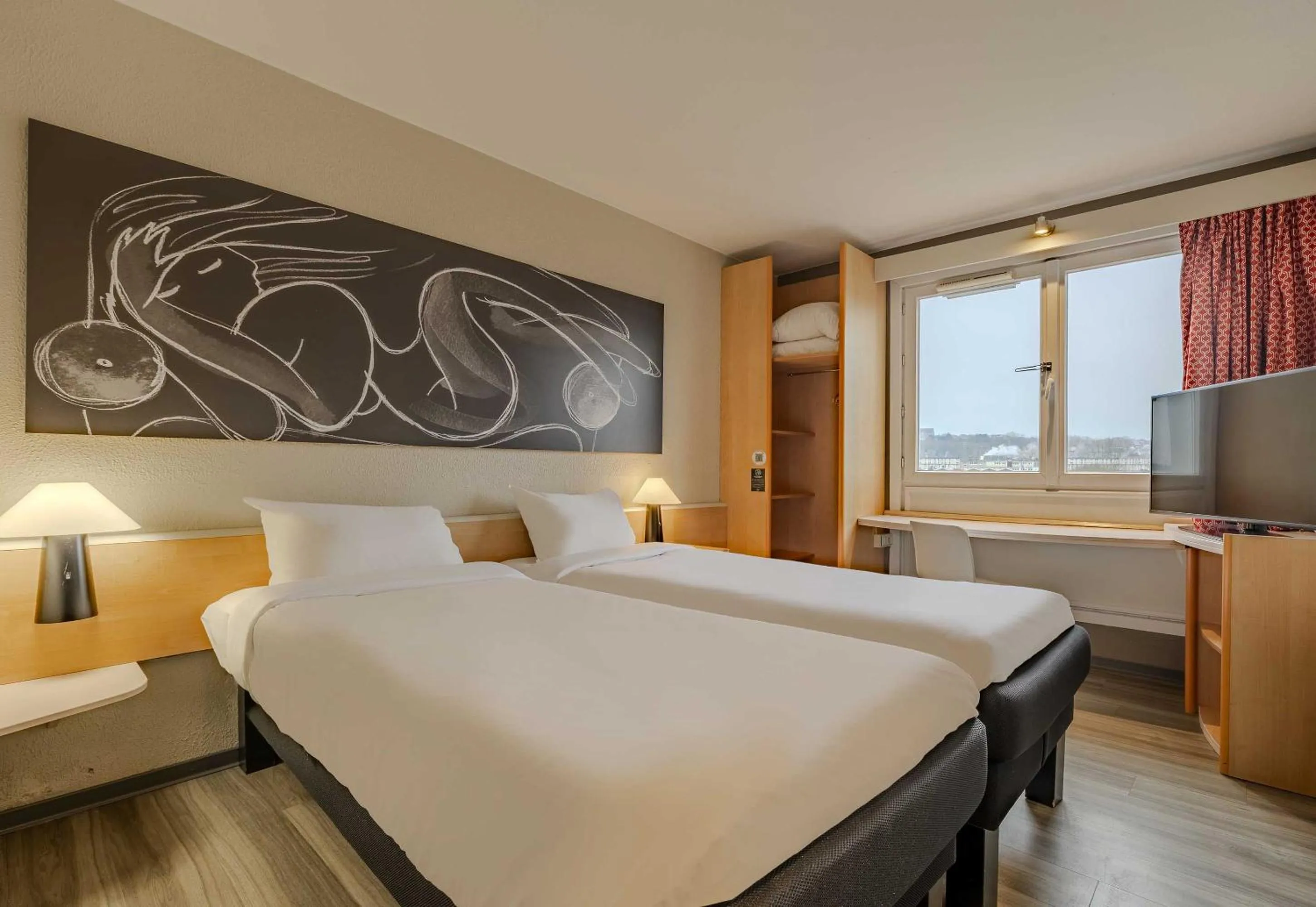 Bedroom, Bed in B&B HOTEL Boulogne-sur-Mer Centre Les Ports