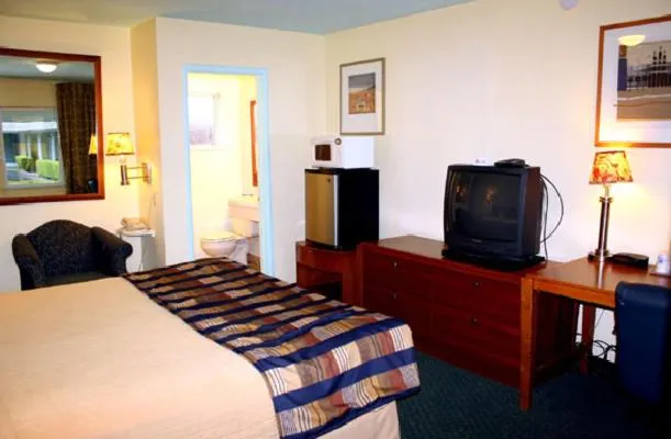 Bed in Americas Best Value Inn - Livermore