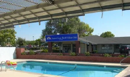 Swimming pool in Americas Best Value Inn - Livermore