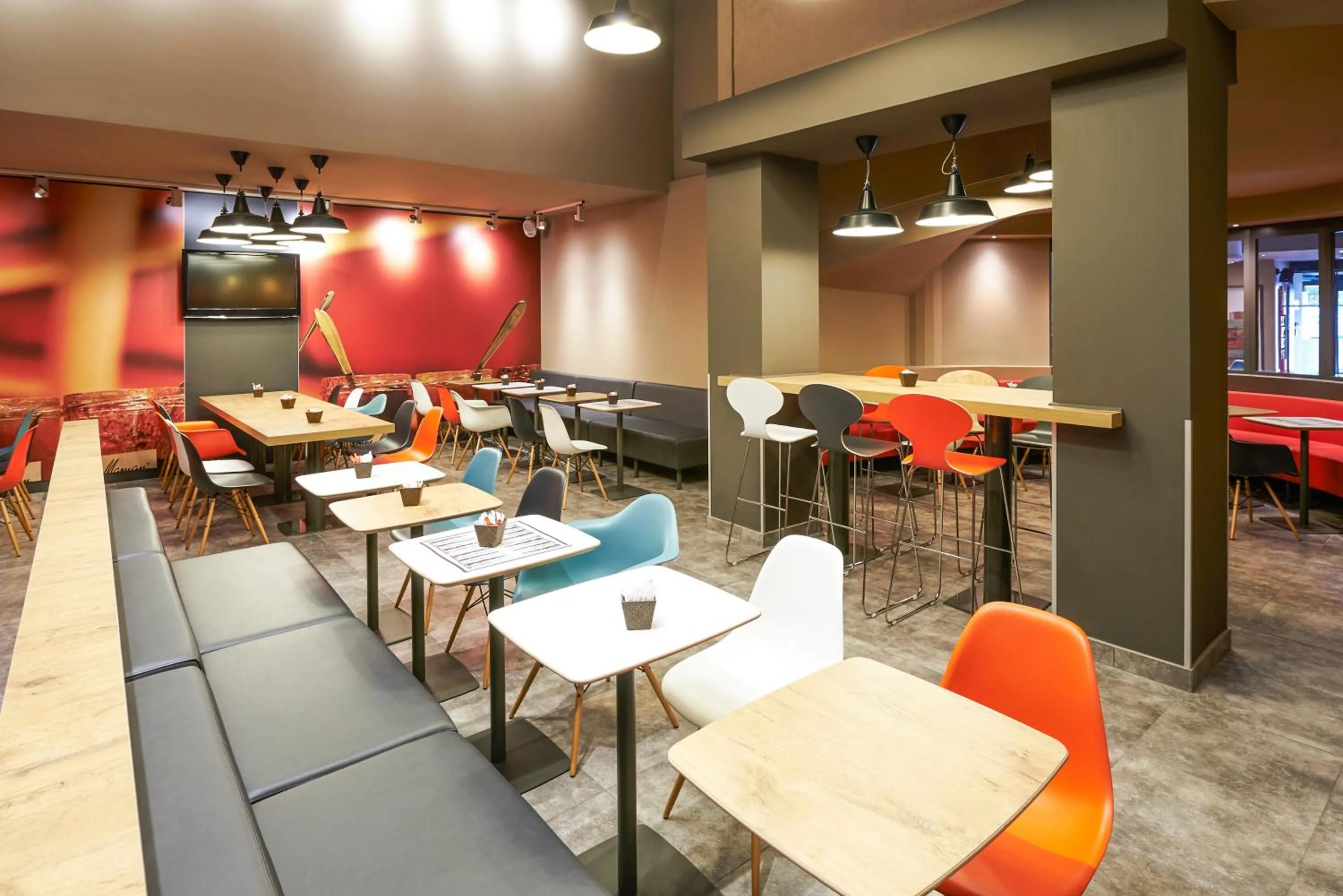 Restaurant/places to eat in ibis Strasbourg Centre Gare