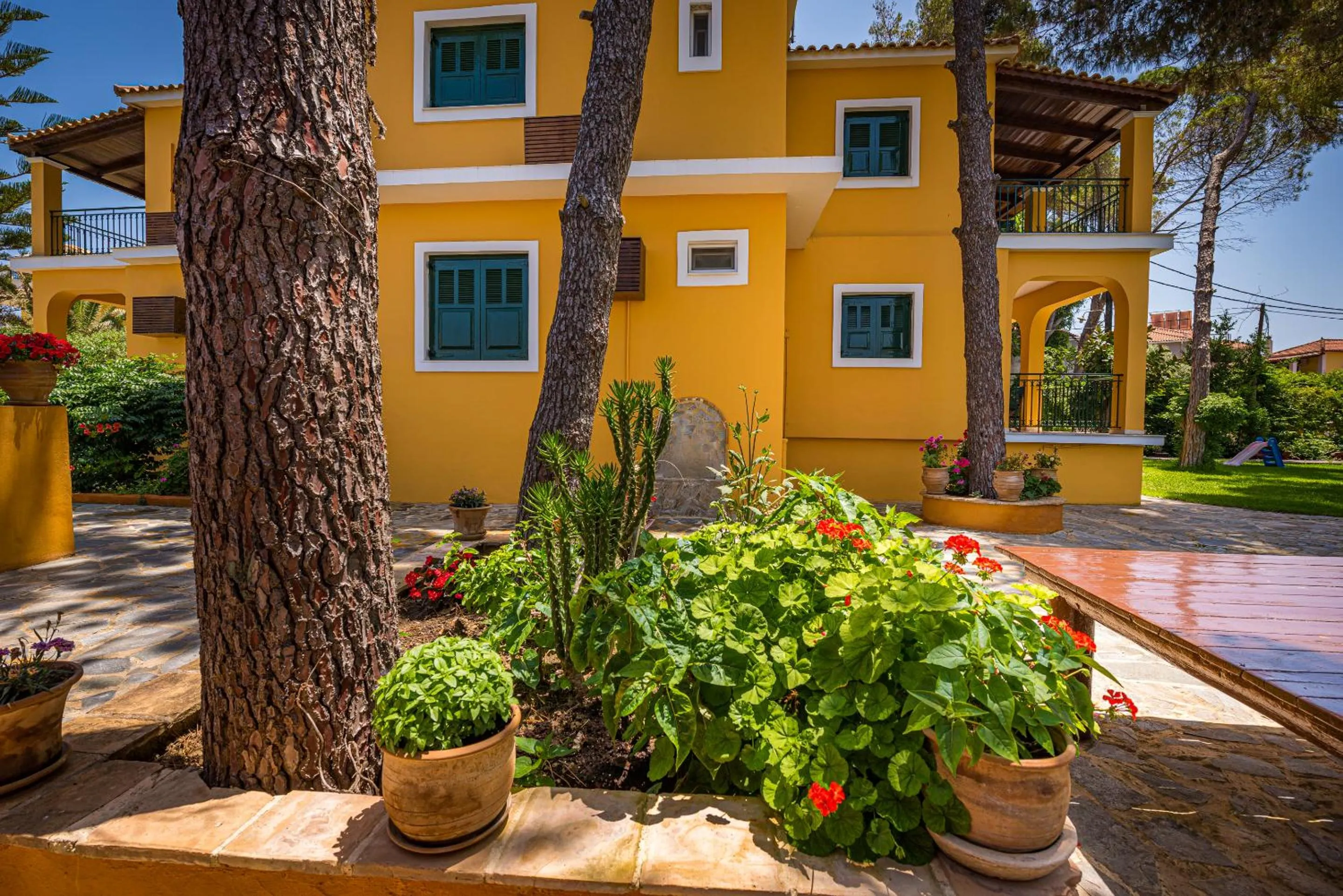 Zarkadis Beach Apartments