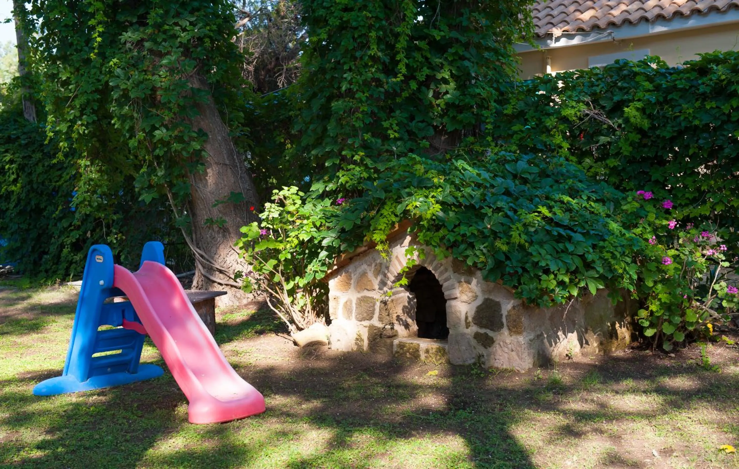 Day in Zarkadis Beach Apartments