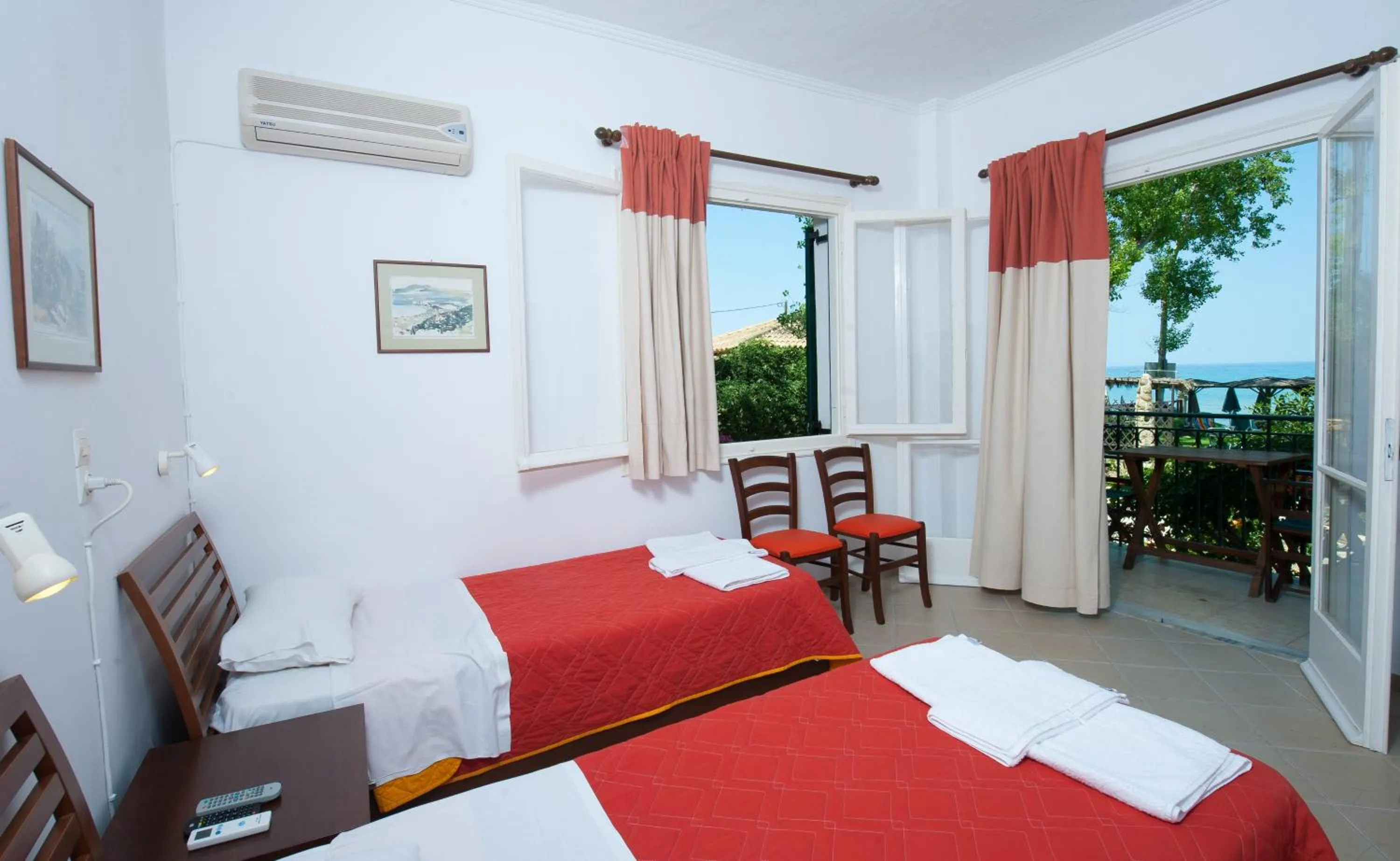 Photo of the whole room, Bed in Zarkadis Beach Apartments