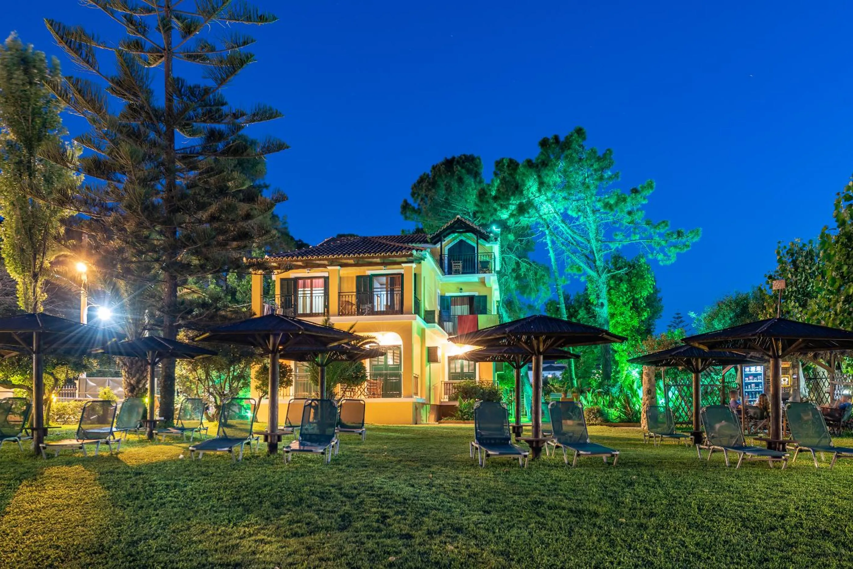 Zarkadis Beach Apartments