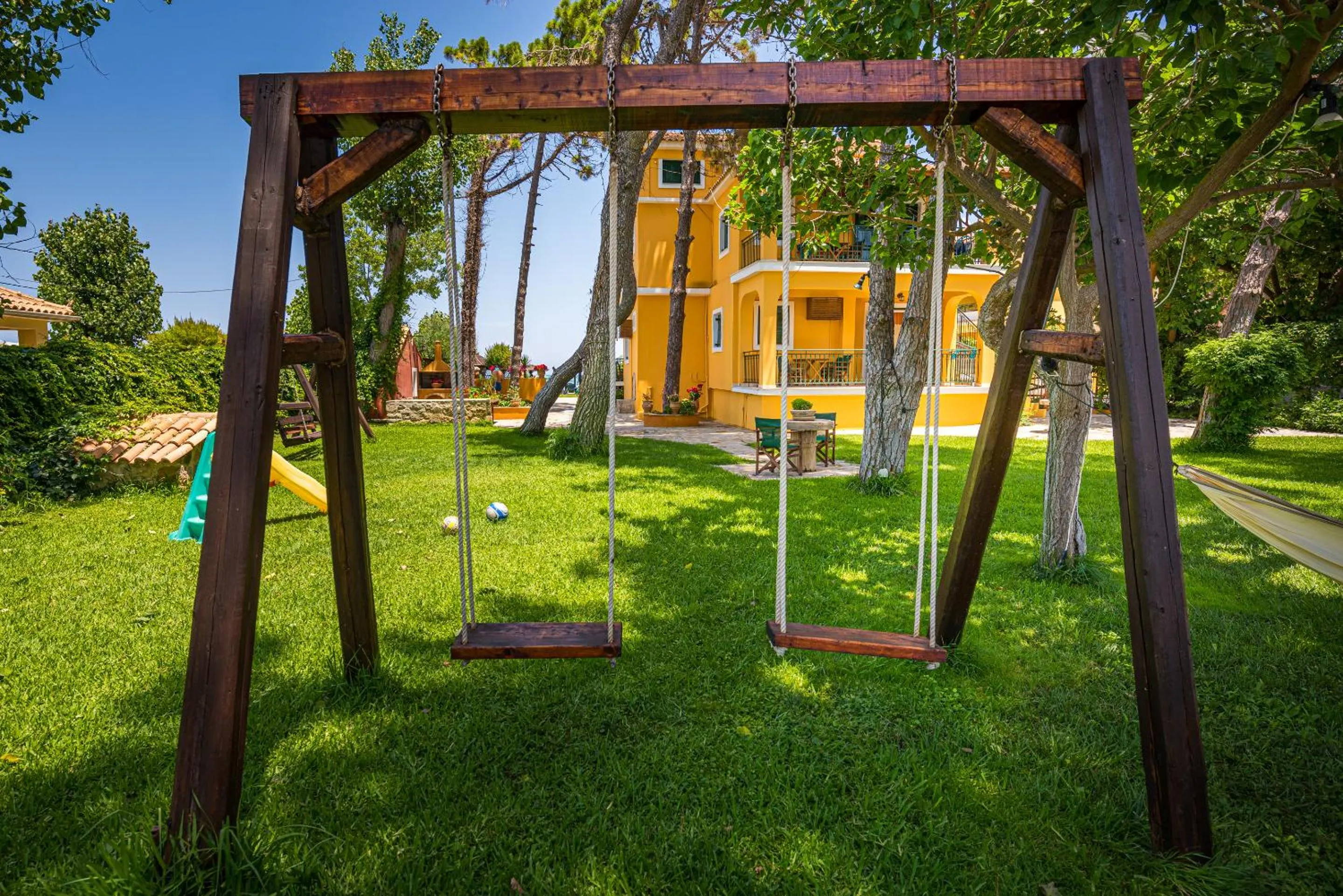 Zarkadis Beach Apartments