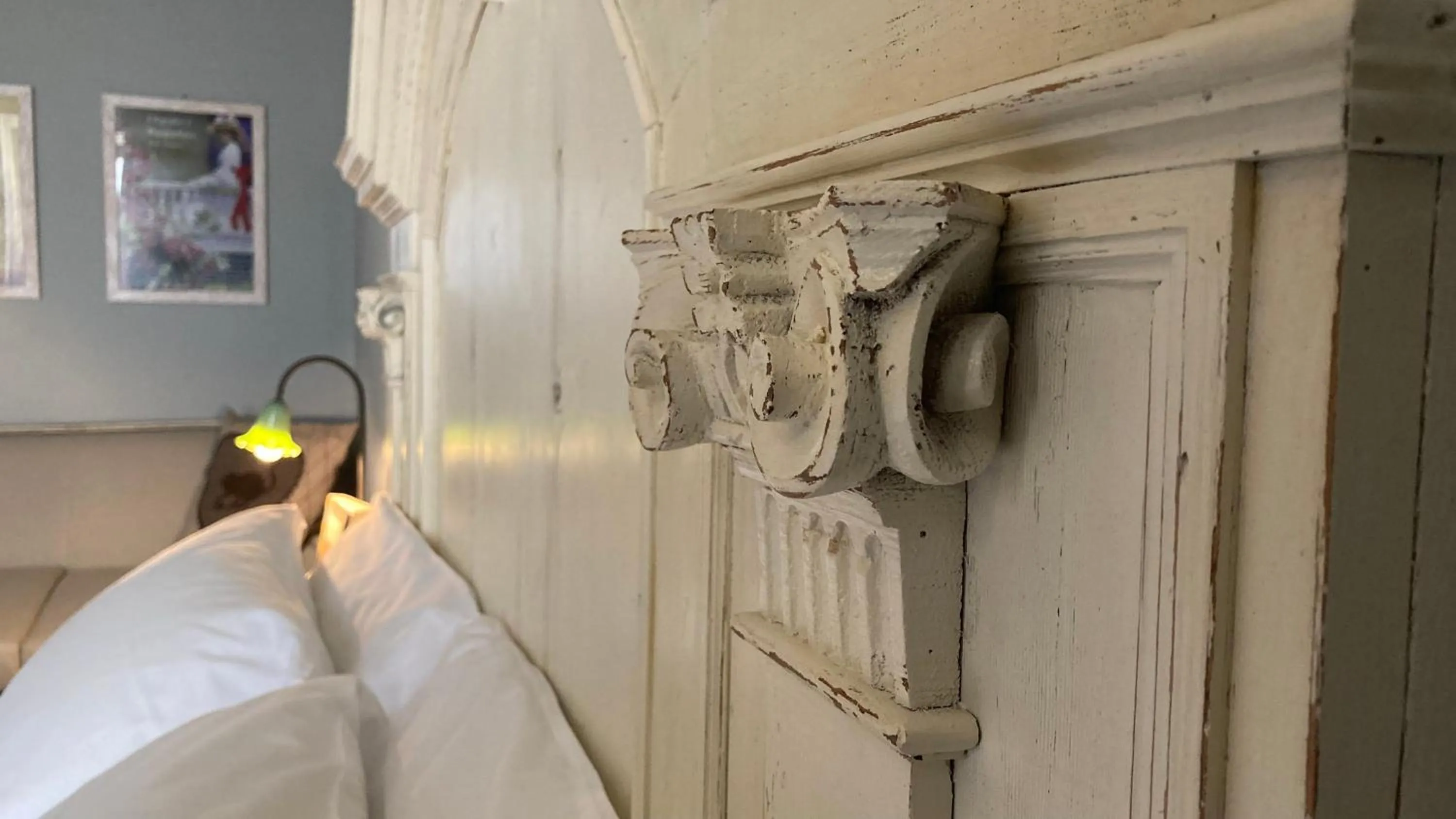 Bed in B&B Antique Maison