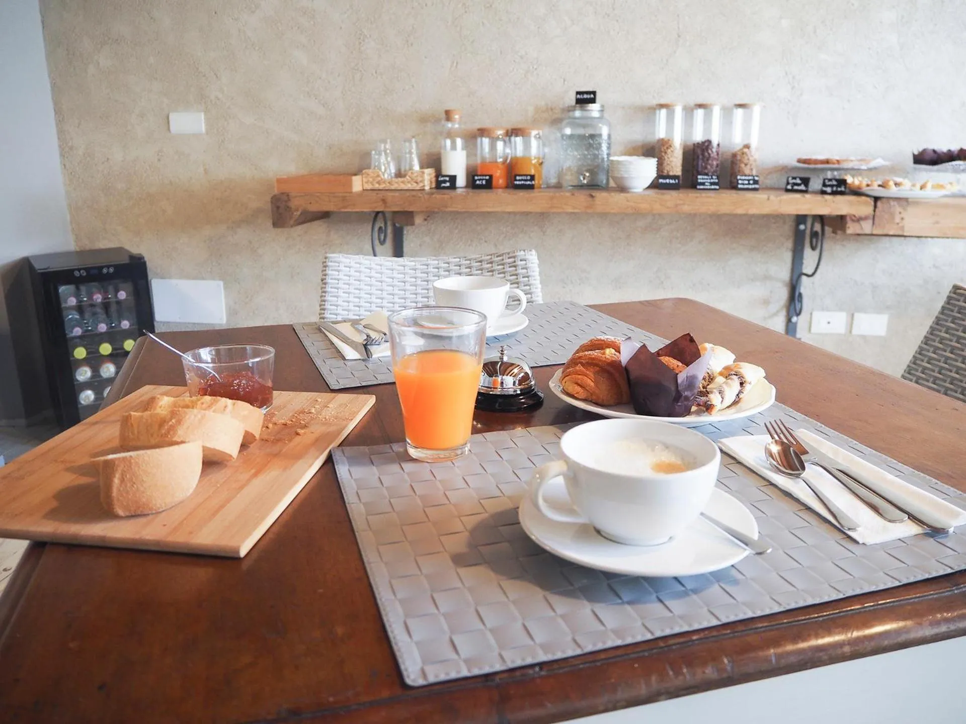 Restaurant/places to eat in B&B Antique Maison