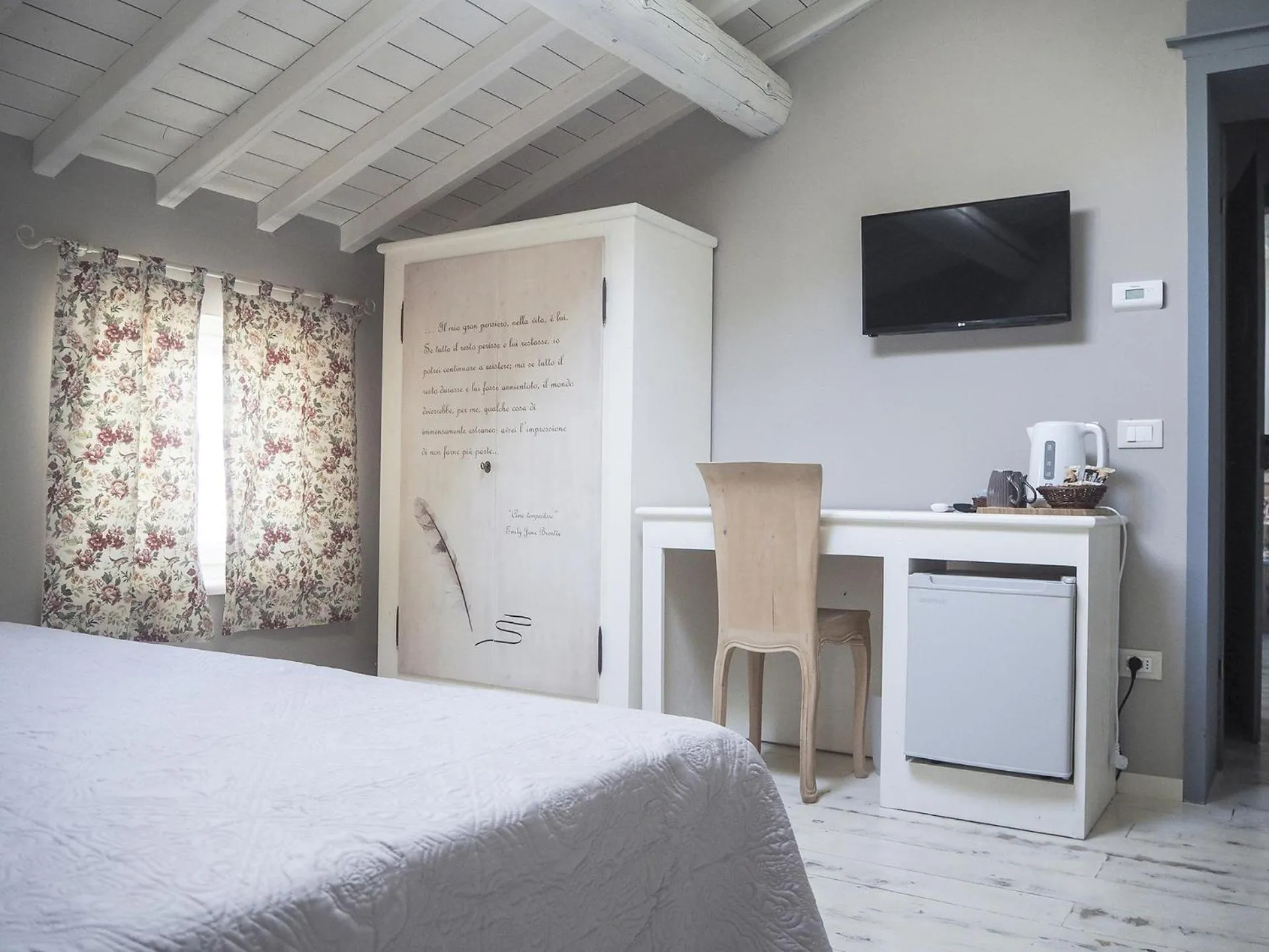 Coffee/tea facilities, Bed in B&B Antique Maison