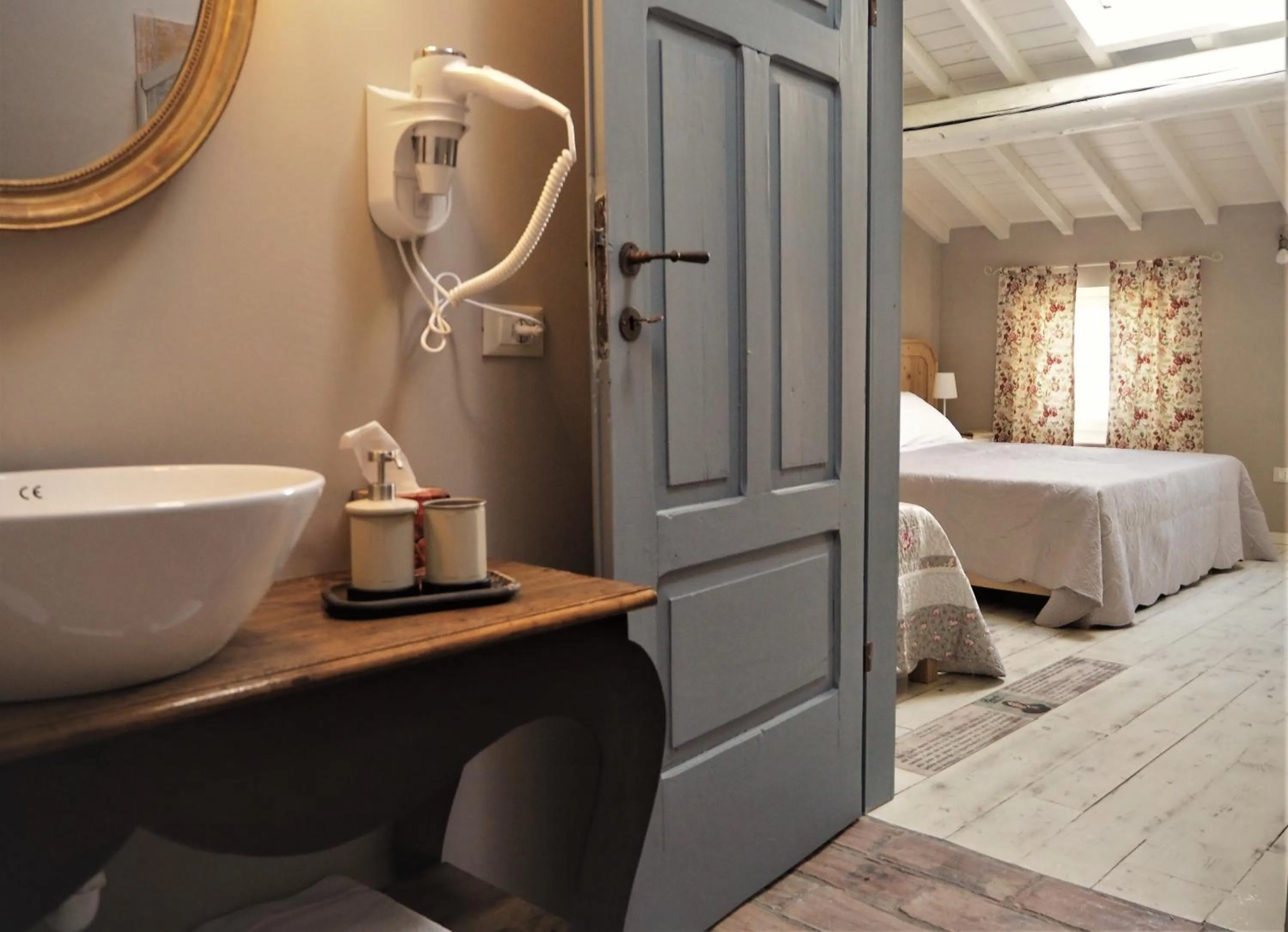 Bathroom, Bed in B&B Antique Maison