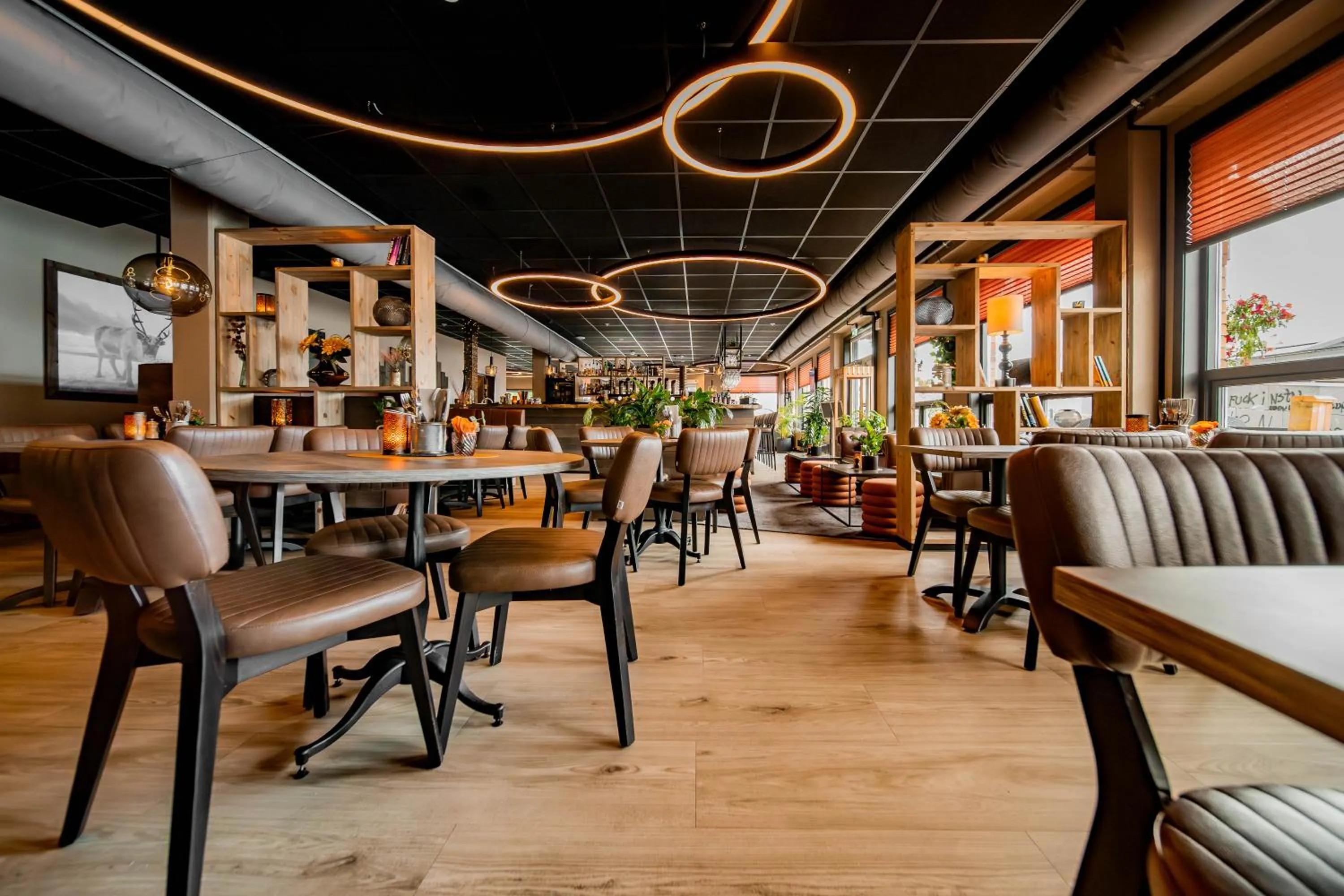 Restaurant/places to eat in Canyon Hotell