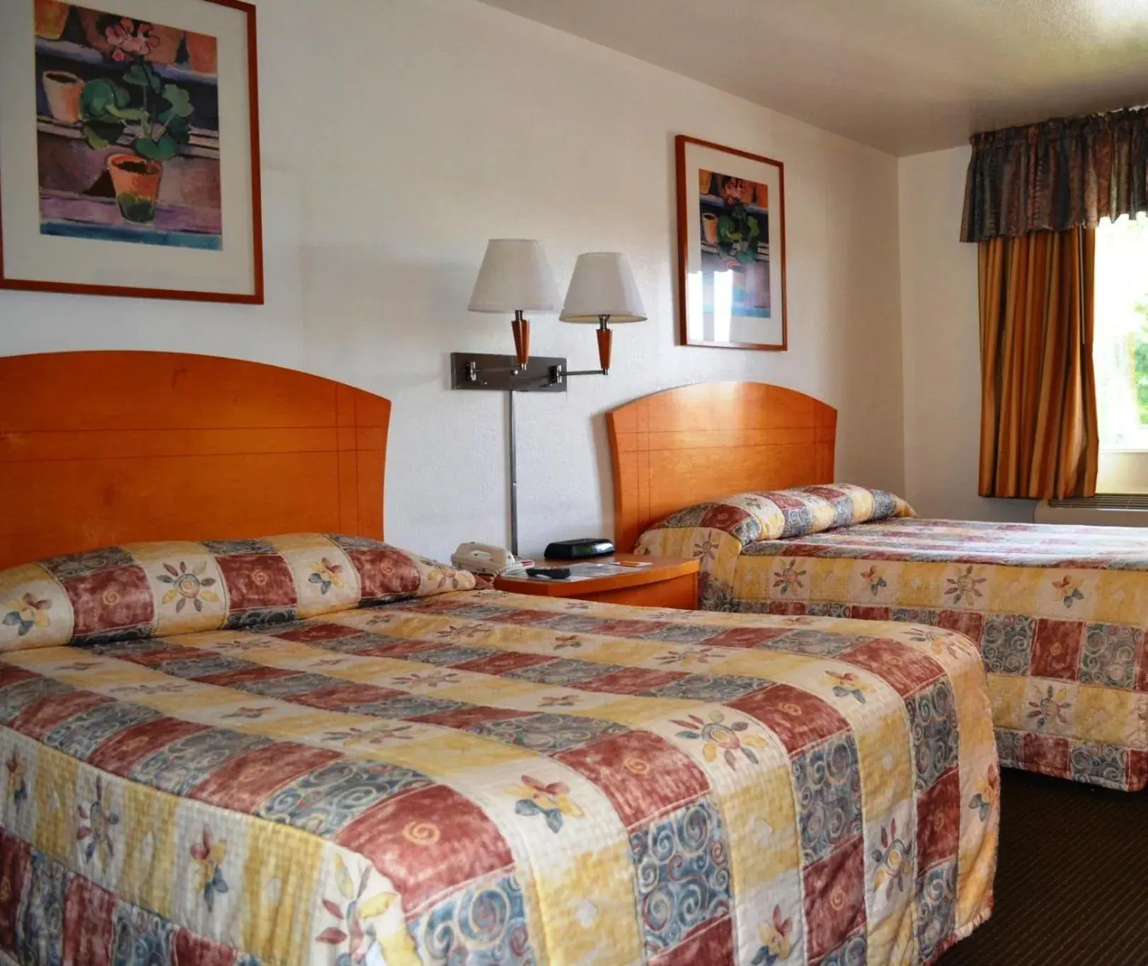 Double Room with Two Double Beds in Fresno Inn Double Room with Two Double Beds in Fresno Inn