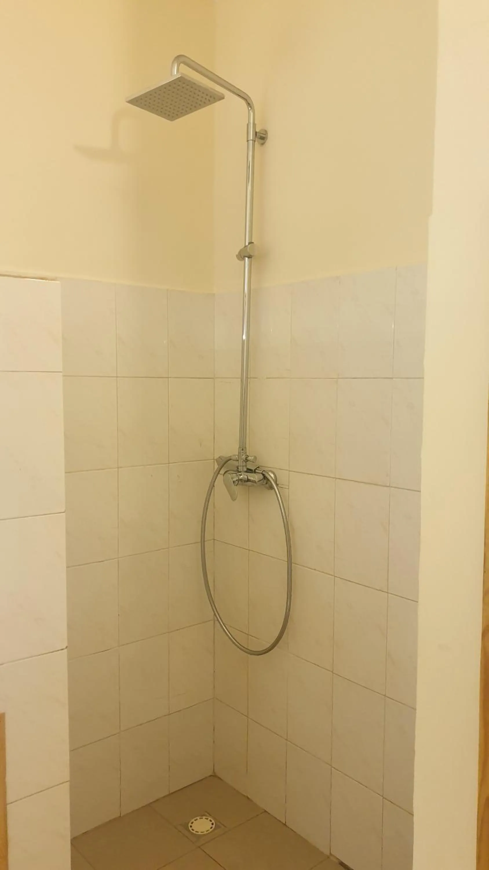 Shower in Diamarek Hotel Sur La Plage