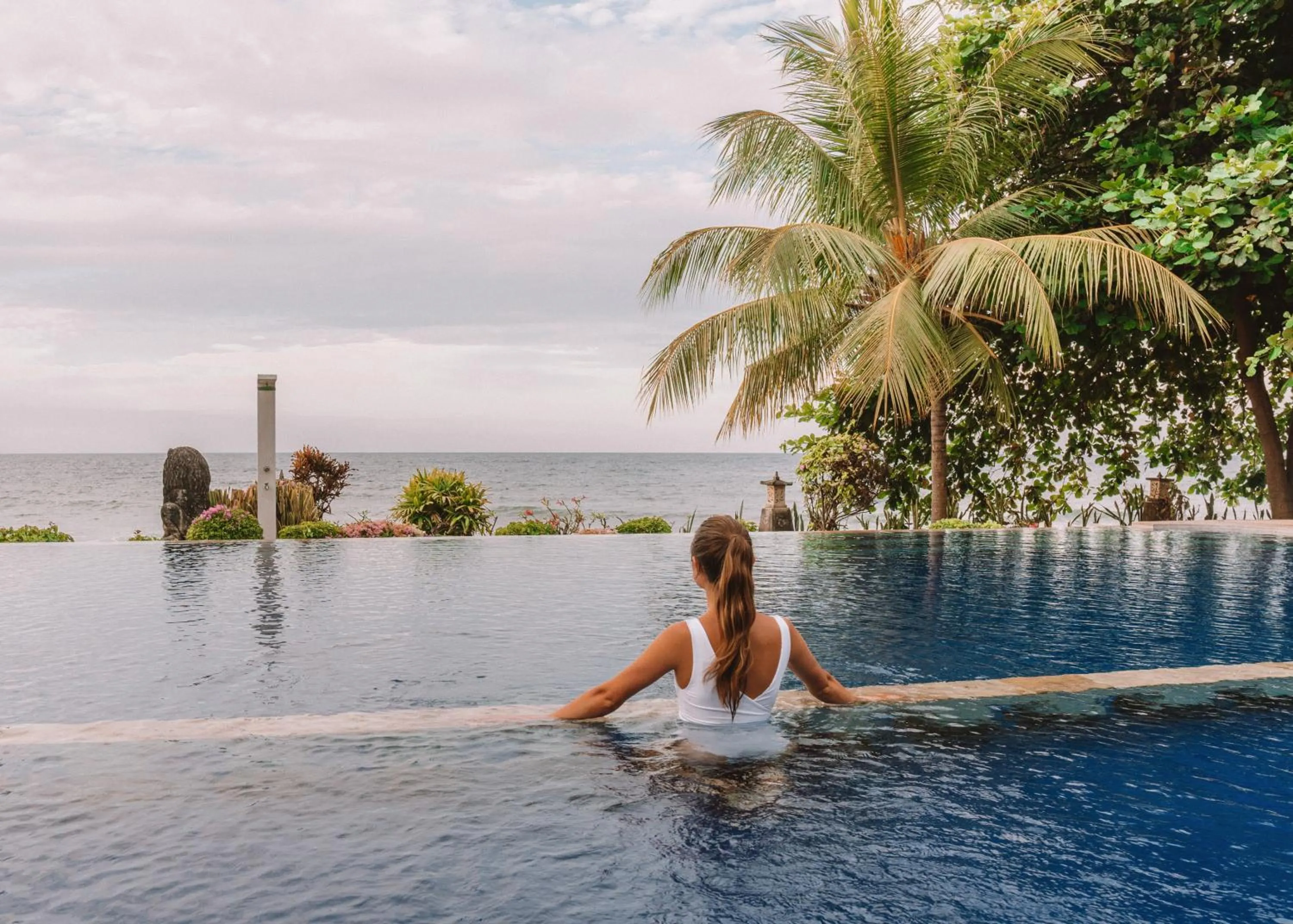 Swimming pool in Bondalem Beach Club