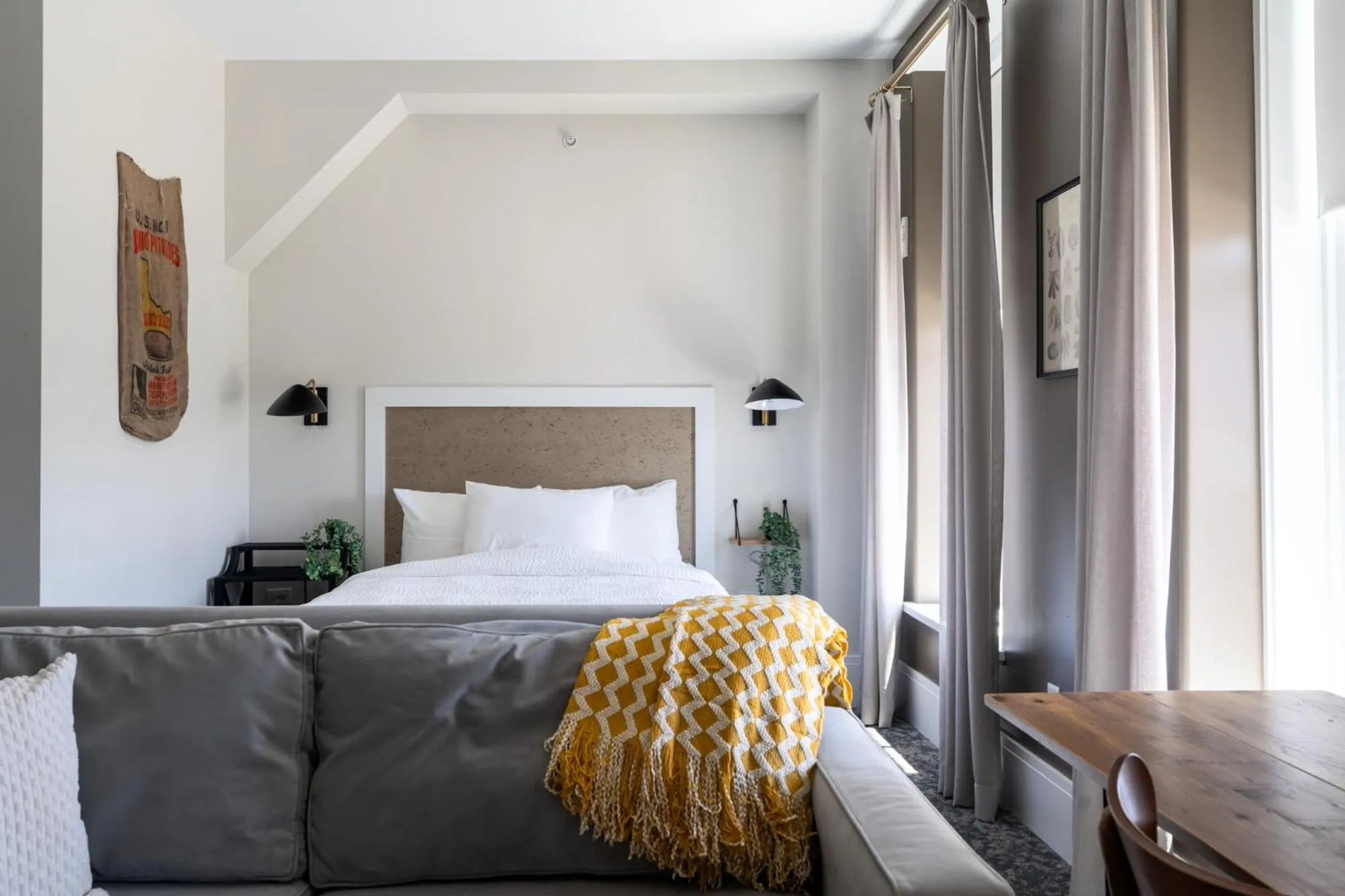 Bedroom, Bed in Hancock House