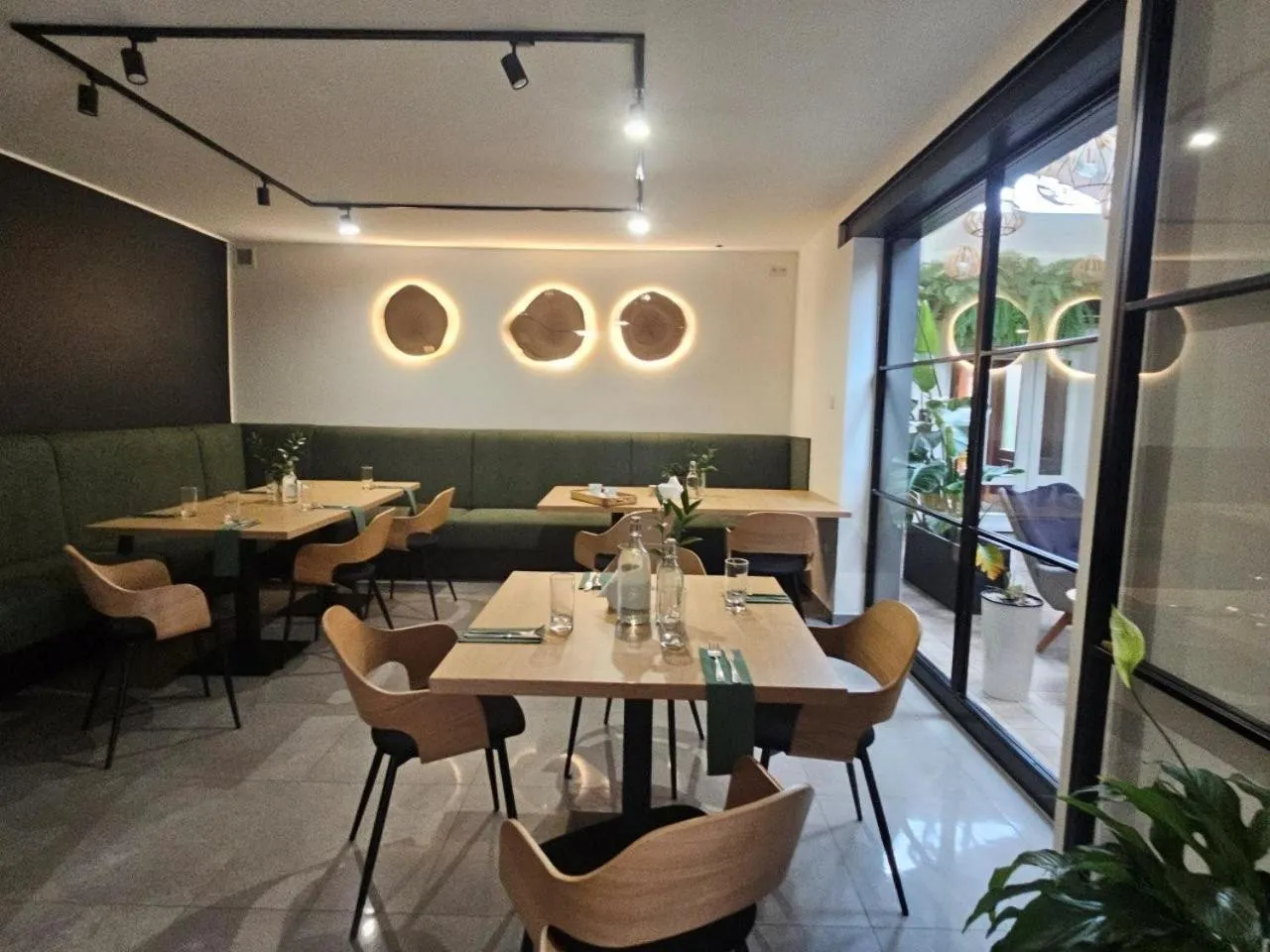 Restauracja i Noclegi Pod Kasztanami