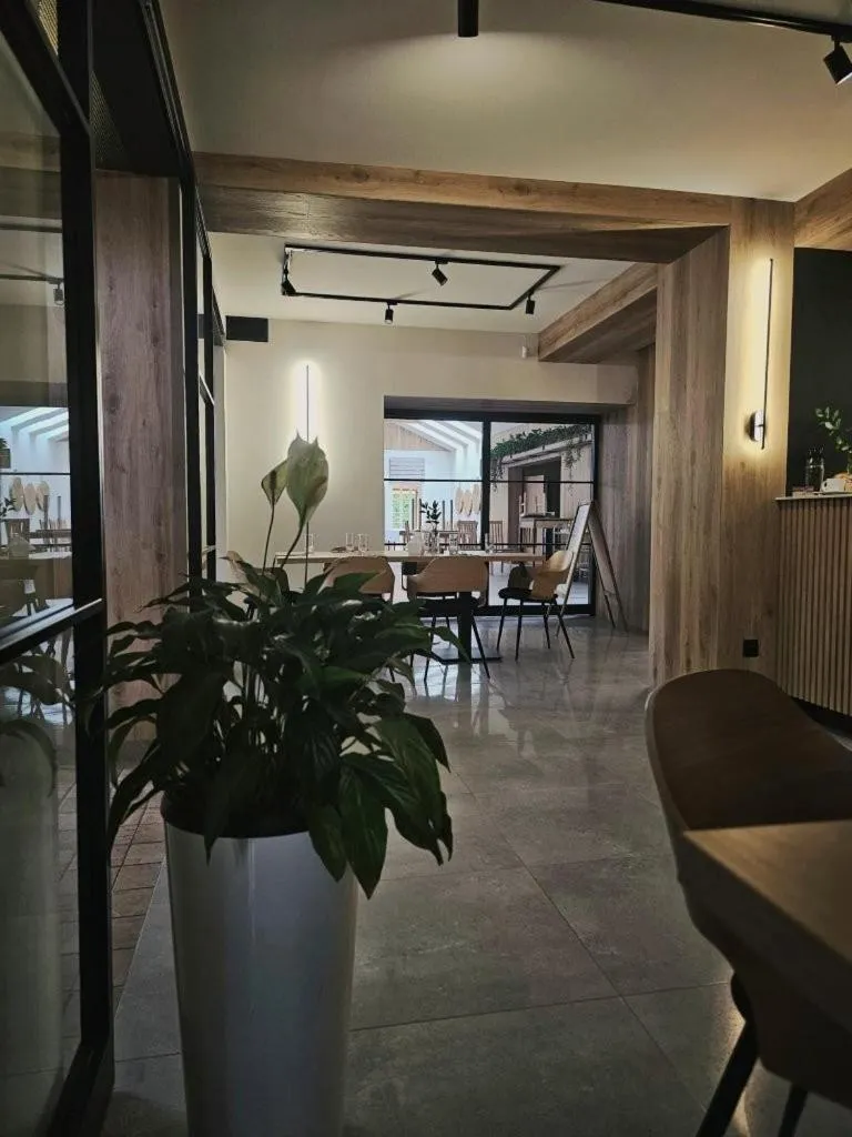 Restauracja i Noclegi Pod Kasztanami